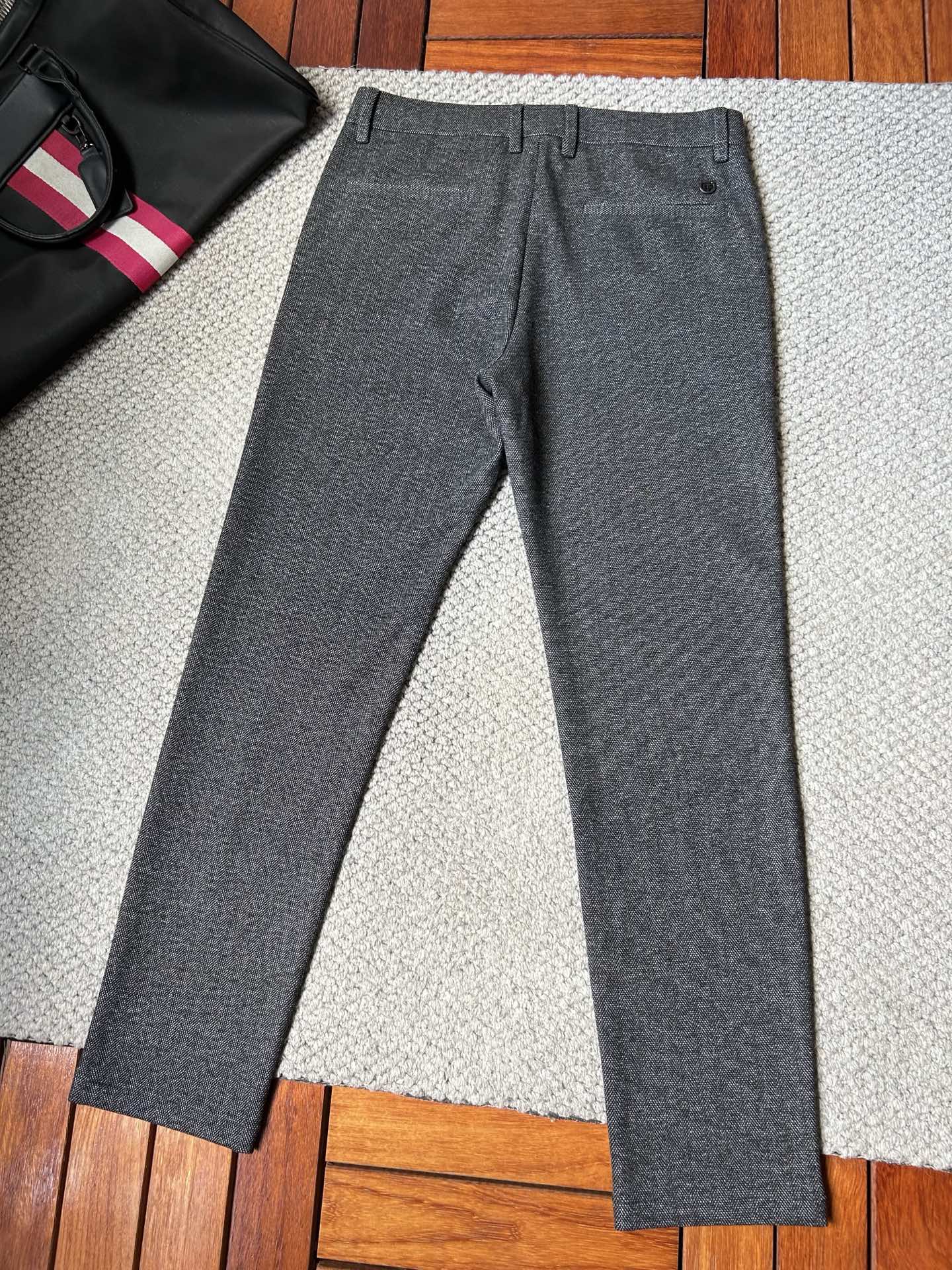 芬迪*秋冬🔥🔥ss秋冬新品，官网同步有售，男士高端休闲牛仔裤，高端进口面料，带弹力，，五搭配，即经典又时