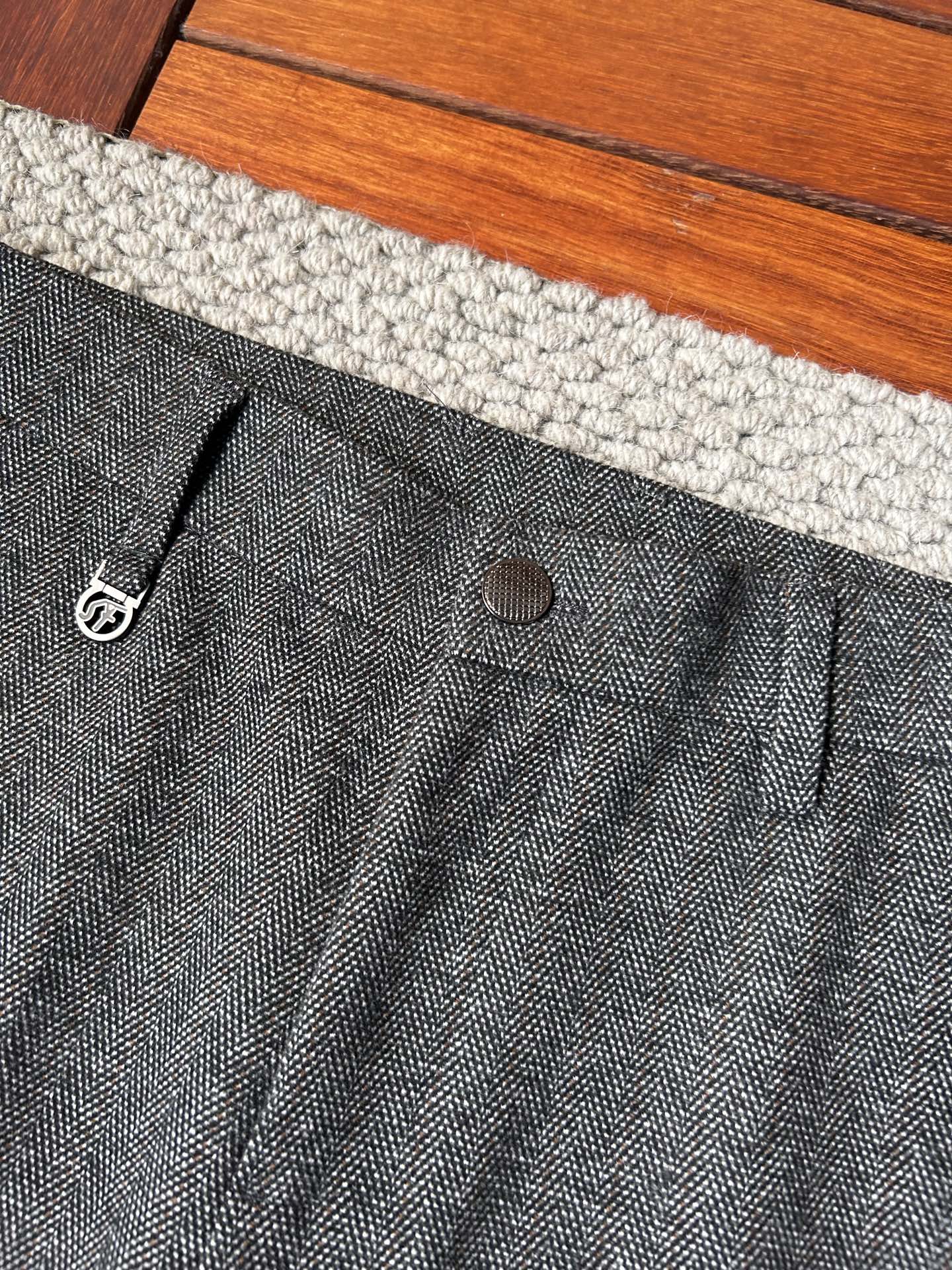 芬迪*秋冬🔥🔥ss秋冬新品，官网同步有售，男士高端休闲牛仔裤，高端进口面料，带弹力，，五搭配，即经典又时