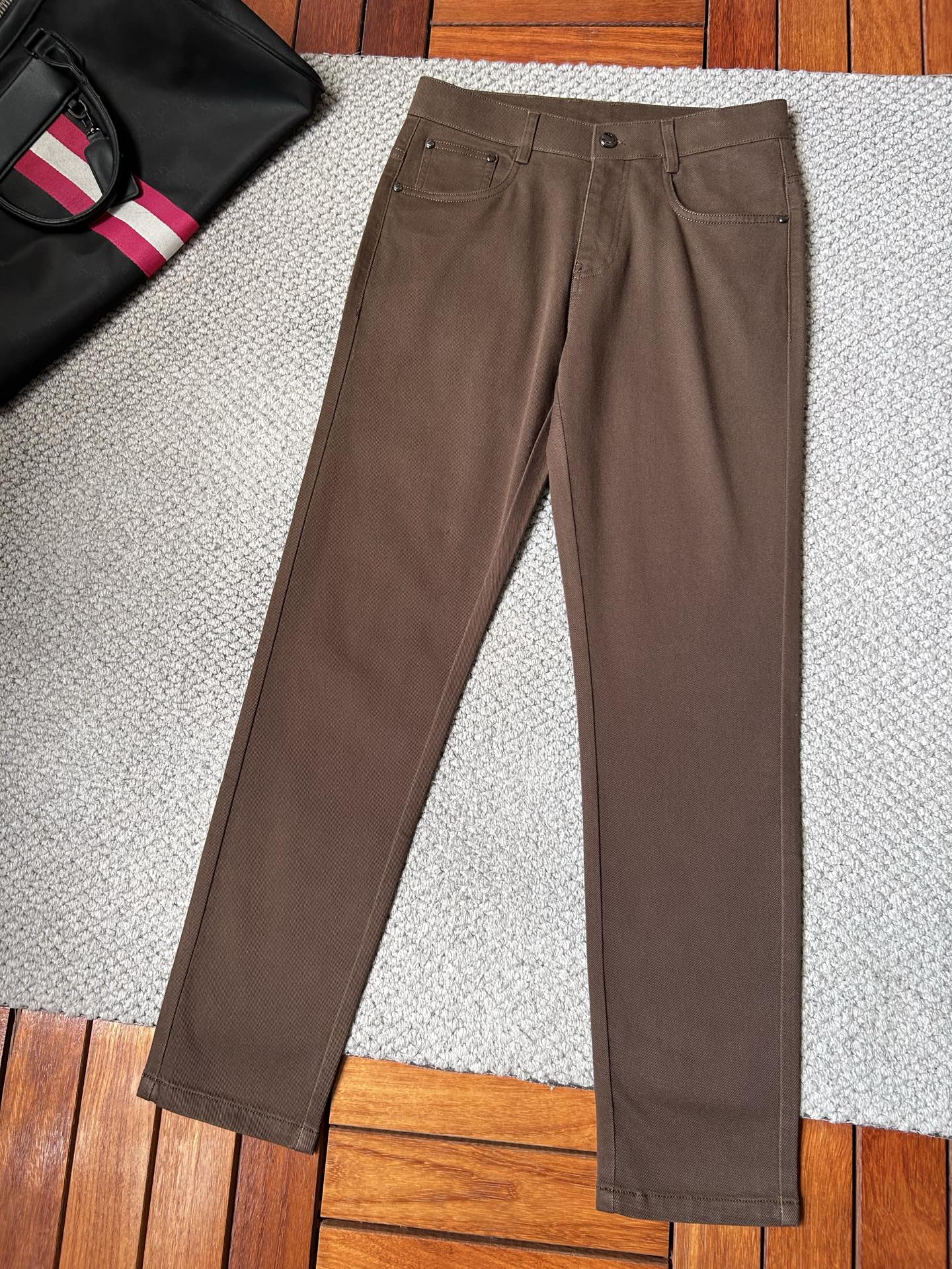 杰尼*秋冬🔥🔥ss秋冬新品，官网同步有售，男士高端休闲牛仔裤，高端进口面料，带弹力，，五搭配，即经典又时