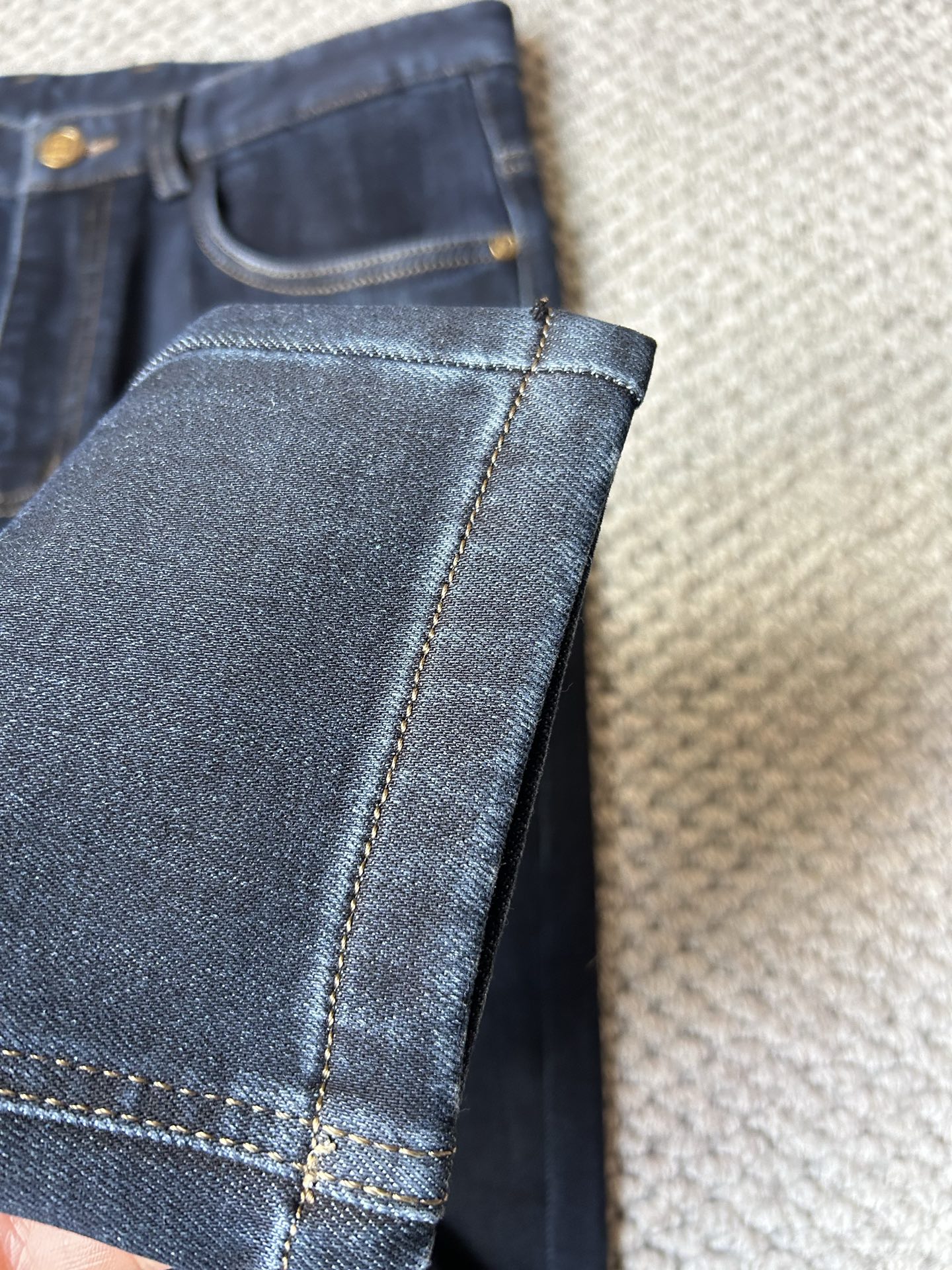 爱马*秋冬🔥🔥ss秋冬新品，官网同步有售，男士高端休闲牛仔裤，高端进口面料，带弹力，，五搭配，即经典又时