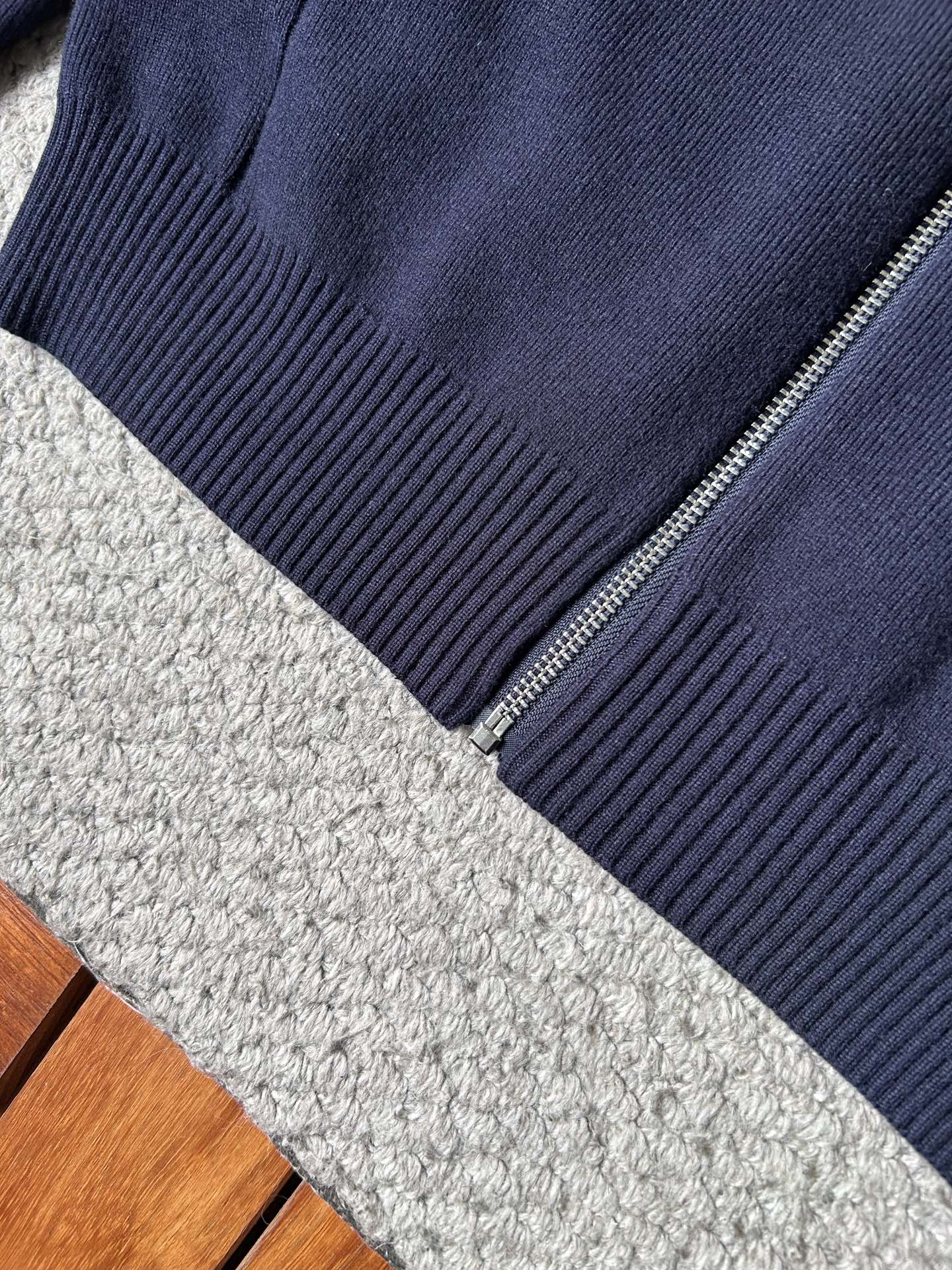 普拉‘’ 2025秋冬男士开衫外套 整衣定制定染含羊毛棉纱线，手感柔软质地亲肤，精细针织，上等品质大厂生