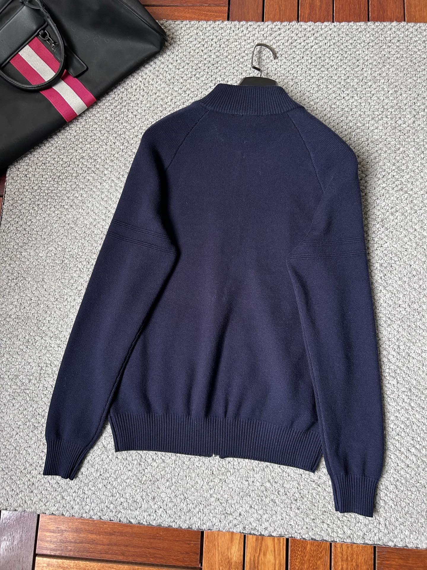 普拉‘’ 2025秋冬男士开衫外套 整衣定制定染含羊毛棉纱线，手感柔软质地亲肤，精细针织，上等品质大厂生