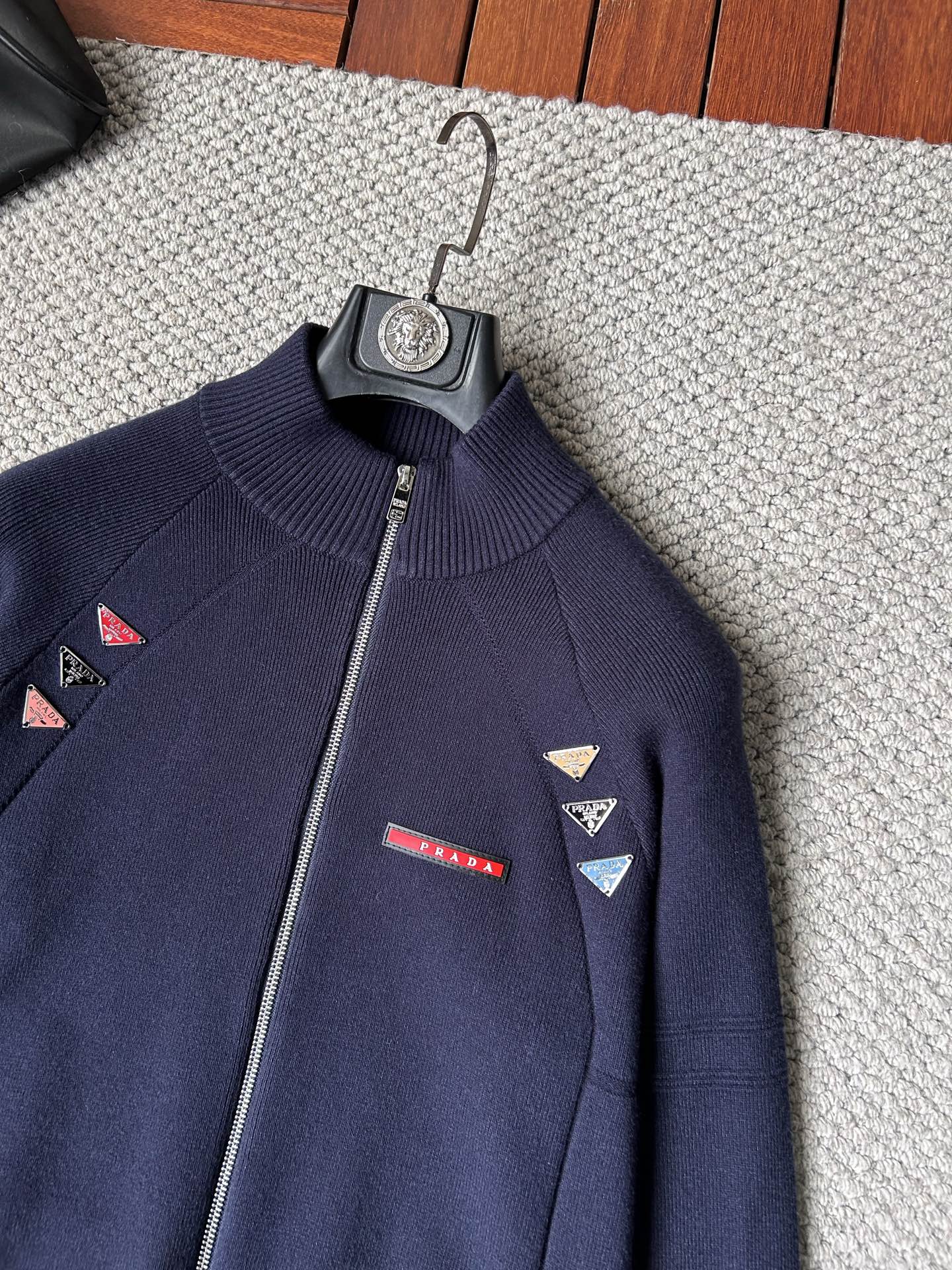 普拉‘’ 2025秋冬男士开衫外套 整衣定制定染含羊毛棉纱线，手感柔软质地亲肤，精细针织，上等品质大厂生