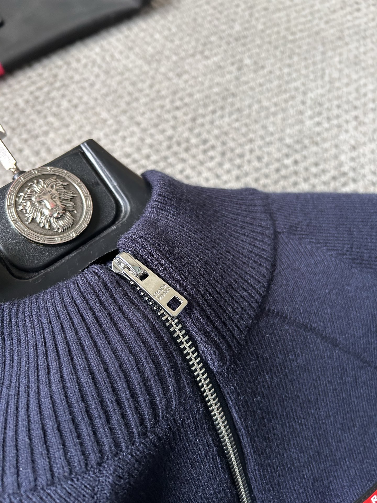 普拉‘’ 2025秋冬男士开衫外套 整衣定制定染含羊毛棉纱线，手感柔软质地亲肤，精细针织，上等品质大厂生