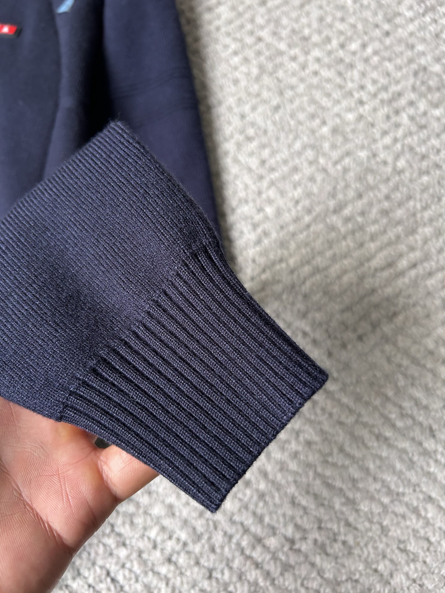 普拉‘’ 2025秋冬男士开衫外套 整衣定制定染含羊毛棉纱线，手感柔软质地亲肤，精细针织，上等品质大厂生