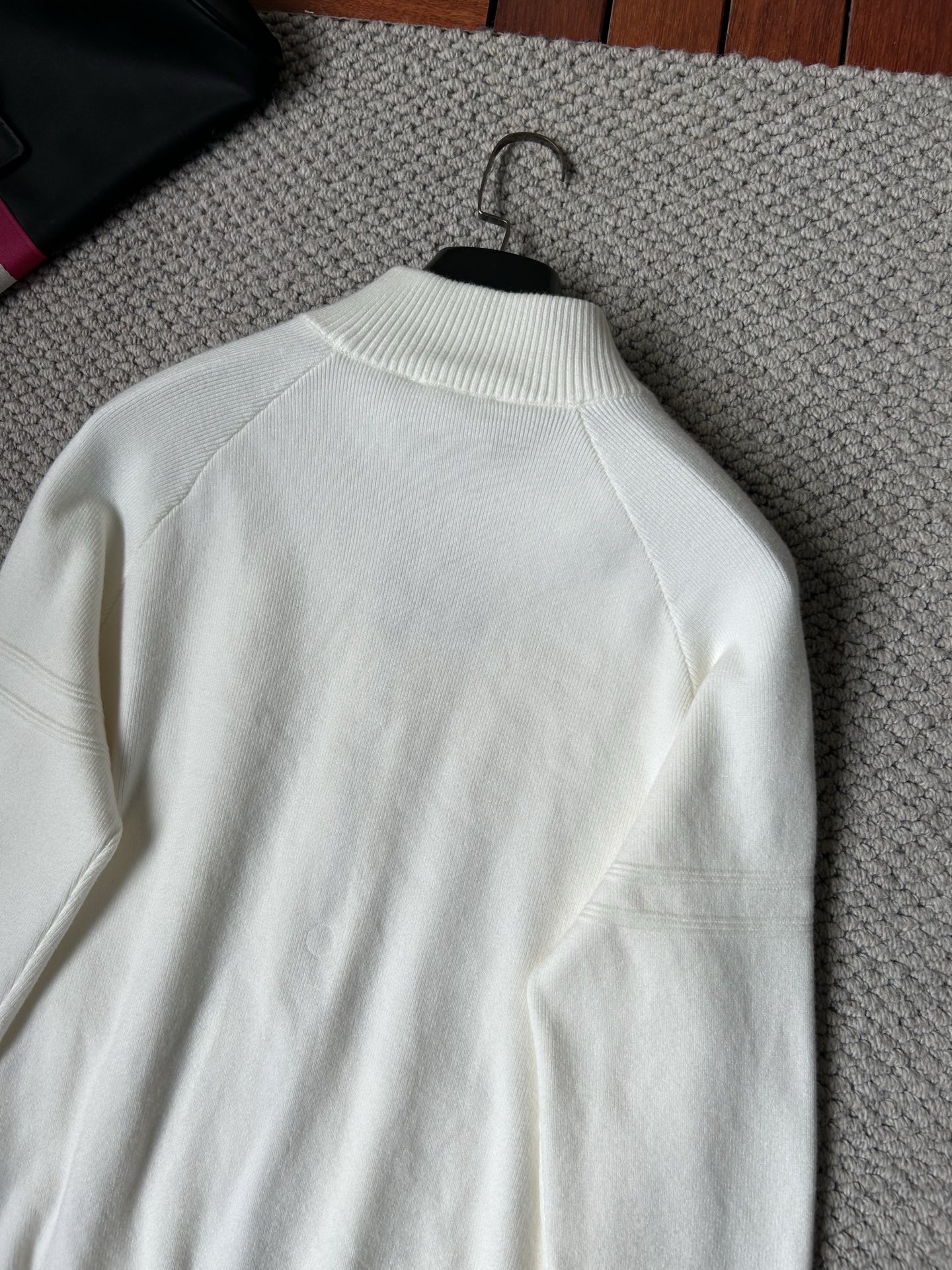 古‘’2025秋冬男士开衫外套 整衣定制定染含羊毛棉纱线，手感柔软质地亲肤，精细针织，上等品质大厂生产，