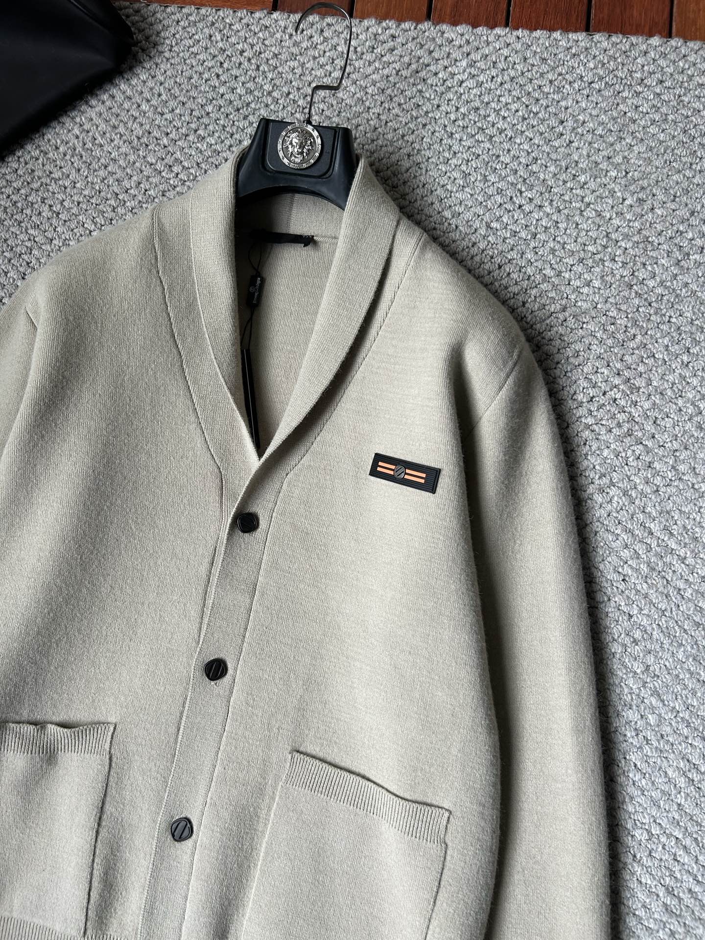 杰尼‘’2025秋冬男士开衫外套 整衣定制定染含羊毛棉纱线，手感柔软质地亲肤，精细针织，上等品质大厂生产