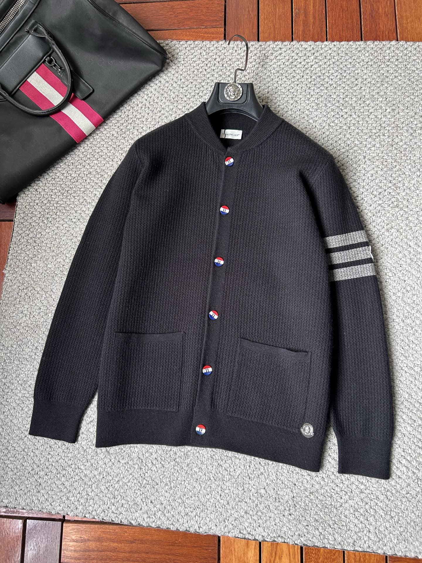 蒙‘’2025秋冬男士开衫外套 整衣定制定染含羊毛棉纱线，手感柔软质地亲肤，精细针织，上等品质大厂生产，