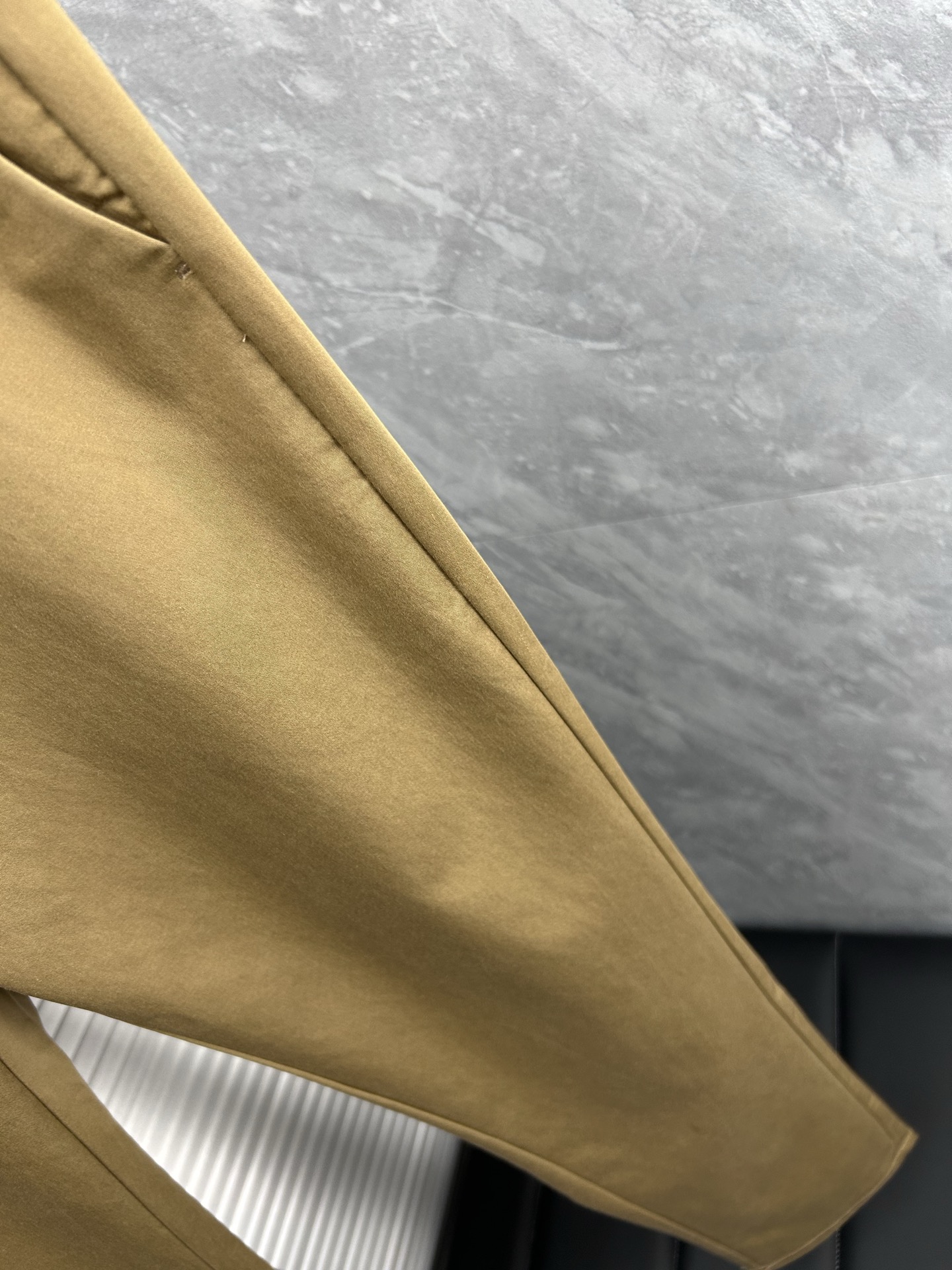 巴宝‘’休闲裤 西裤2025SS秋冬新款 高级定制裤子专用面料 定制原版五金 重工工艺打造 车工走线精细