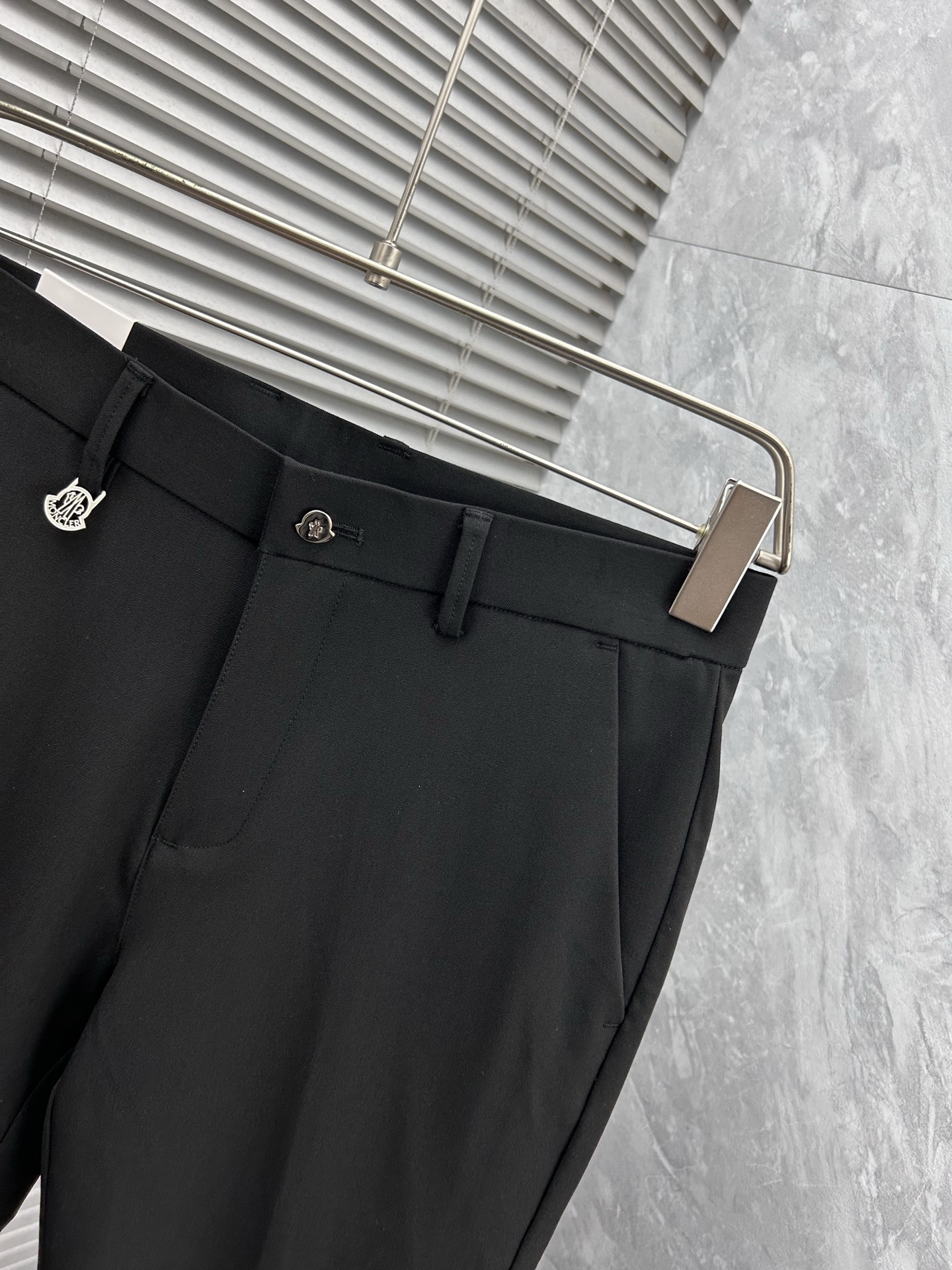 蒙‘’休闲裤 西裤2025SS秋冬新款 高级定制裤子专用面料 定制原版五金 重工工艺打造 车工走线精细 