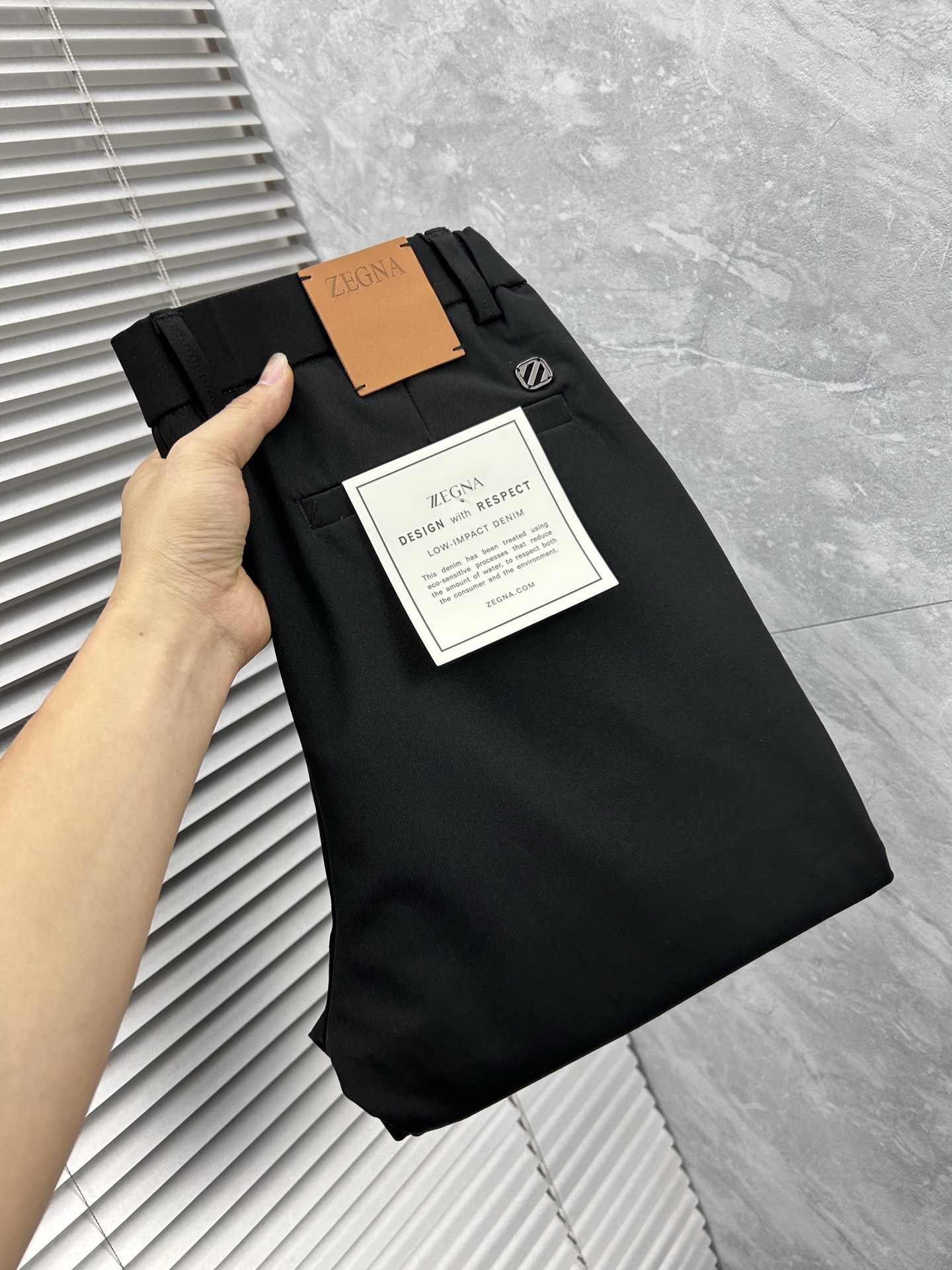 杰尼‘’休闲裤 西裤2025SS秋冬新款 高级定制裤子专用面料 定制原版五金 重工工艺打造 车工走线精细