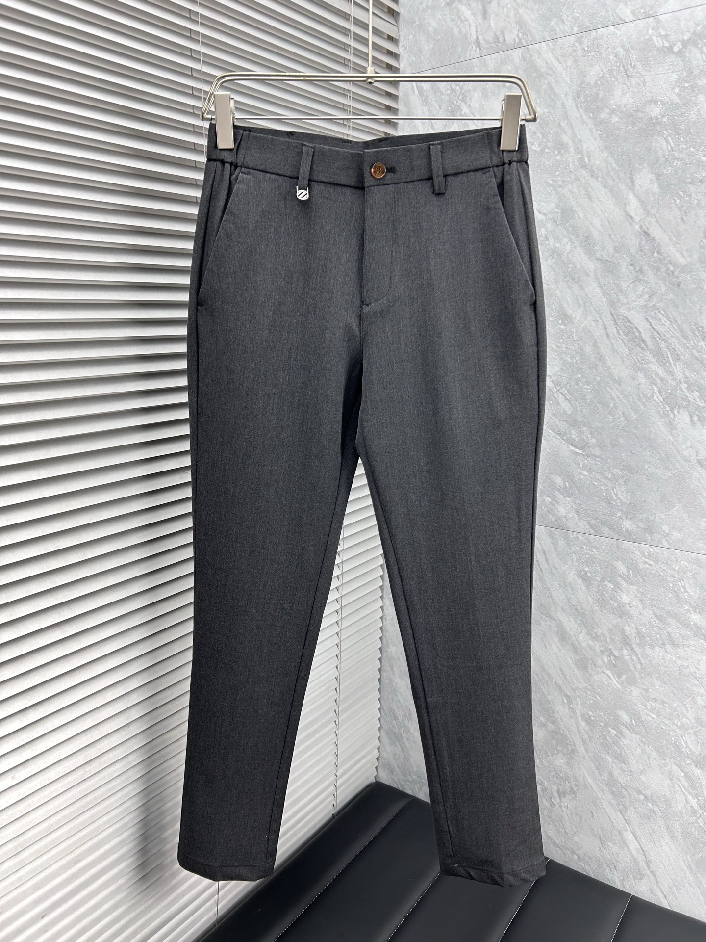 杰尼‘’休闲裤 西裤2025SS秋冬新款 高级定制裤子专用面料 定制原版五金 重工工艺打造 车工走线精细