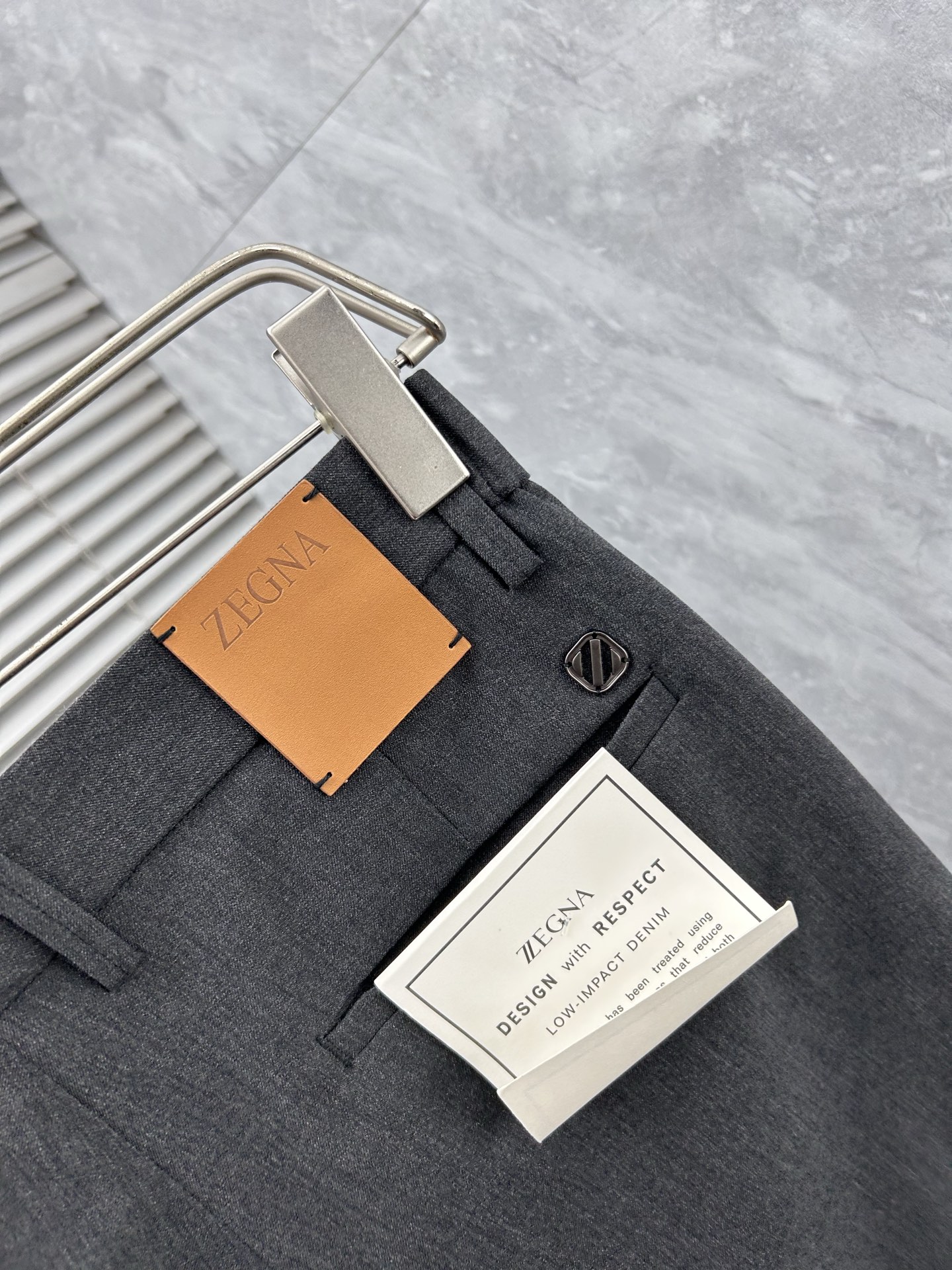 杰尼‘’休闲裤 西裤2025SS秋冬新款 高级定制裤子专用面料 定制原版五金 重工工艺打造 车工走线精细