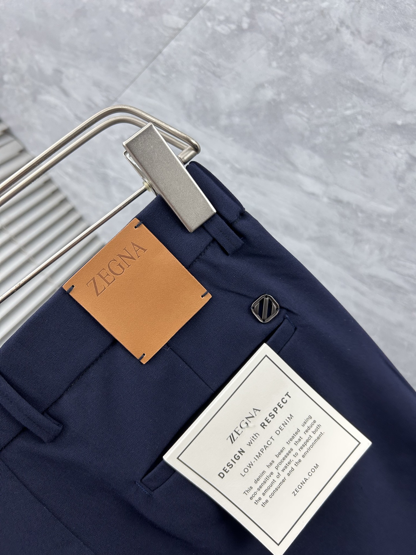 杰尼‘’休闲裤 西裤2025SS秋冬新款 高级定制裤子专用面料 定制原版五金 重工工艺打造 车工走线精细