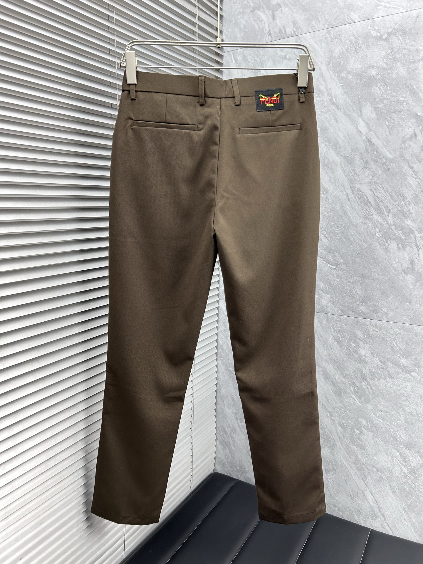 FD 休闲裤 西裤2025SS秋冬新款 高级定制裤子专用面料 定制原版五金 重工工艺打造 车工走线精细 