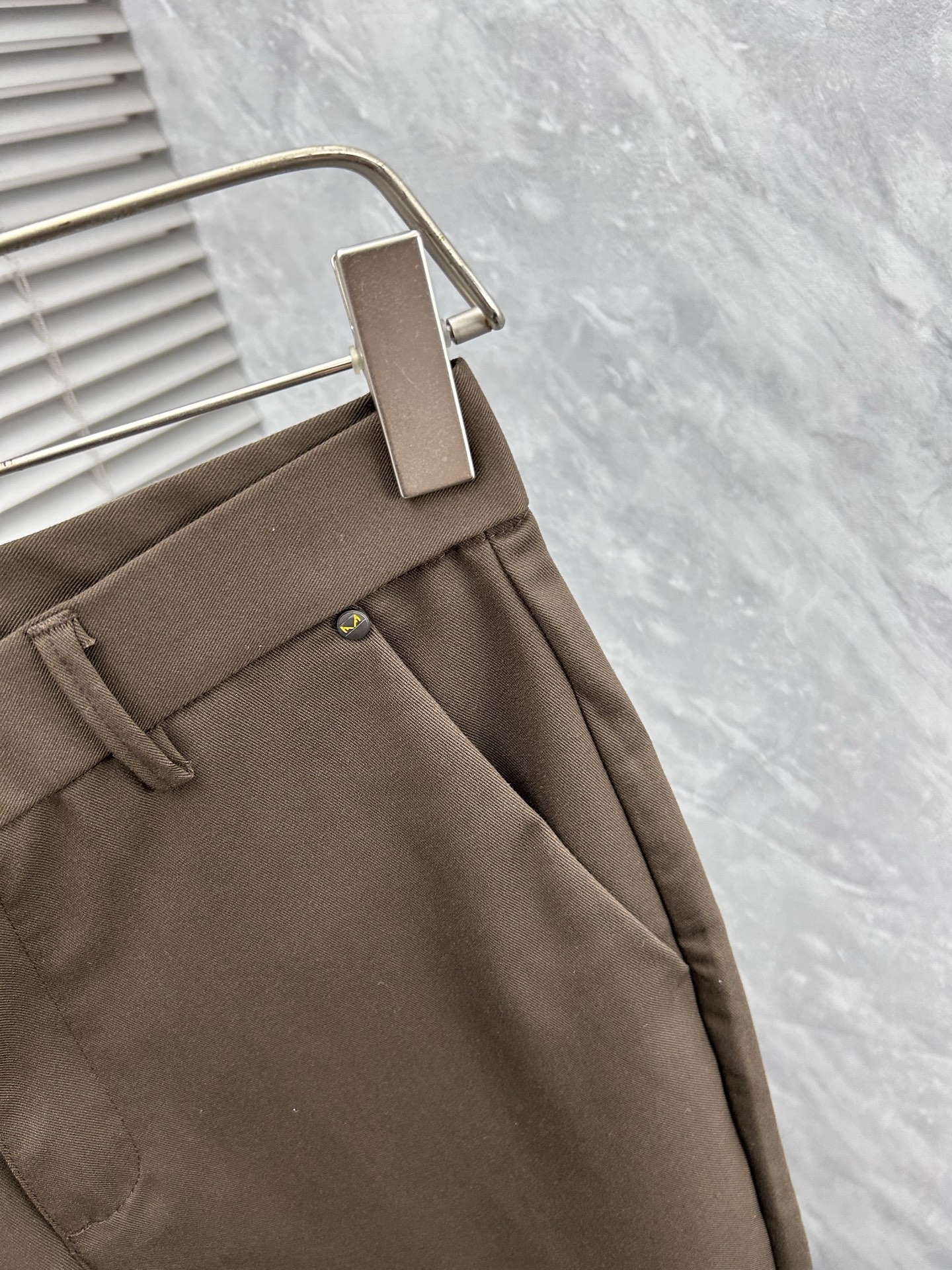 FD 休闲裤 西裤2025SS秋冬新款 高级定制裤子专用面料 定制原版五金 重工工艺打造 车工走线精细 