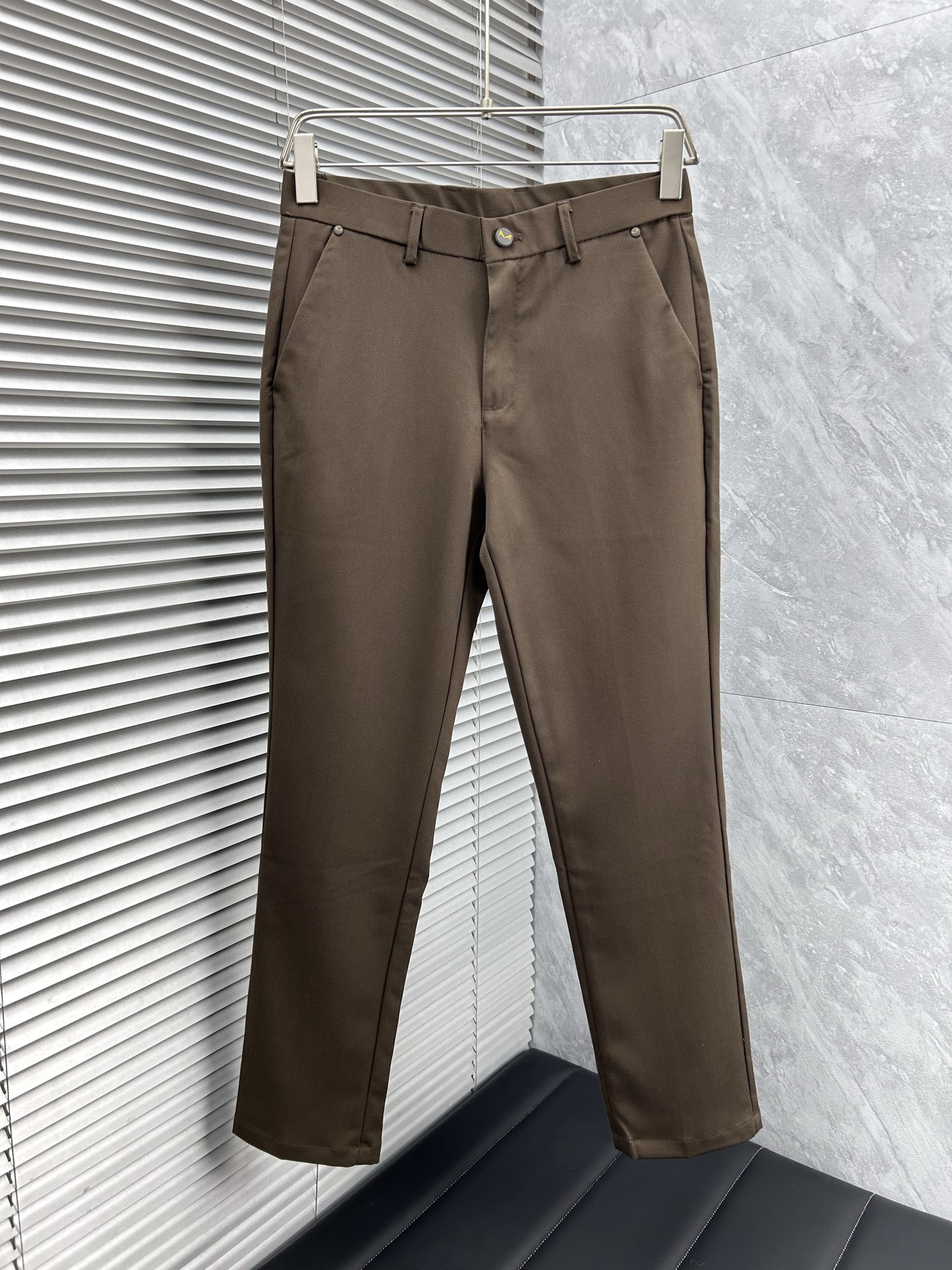 FD 休闲裤 西裤2025SS秋冬新款 高级定制裤子专用面料 定制原版五金 重工工艺打造 车工走线精细 