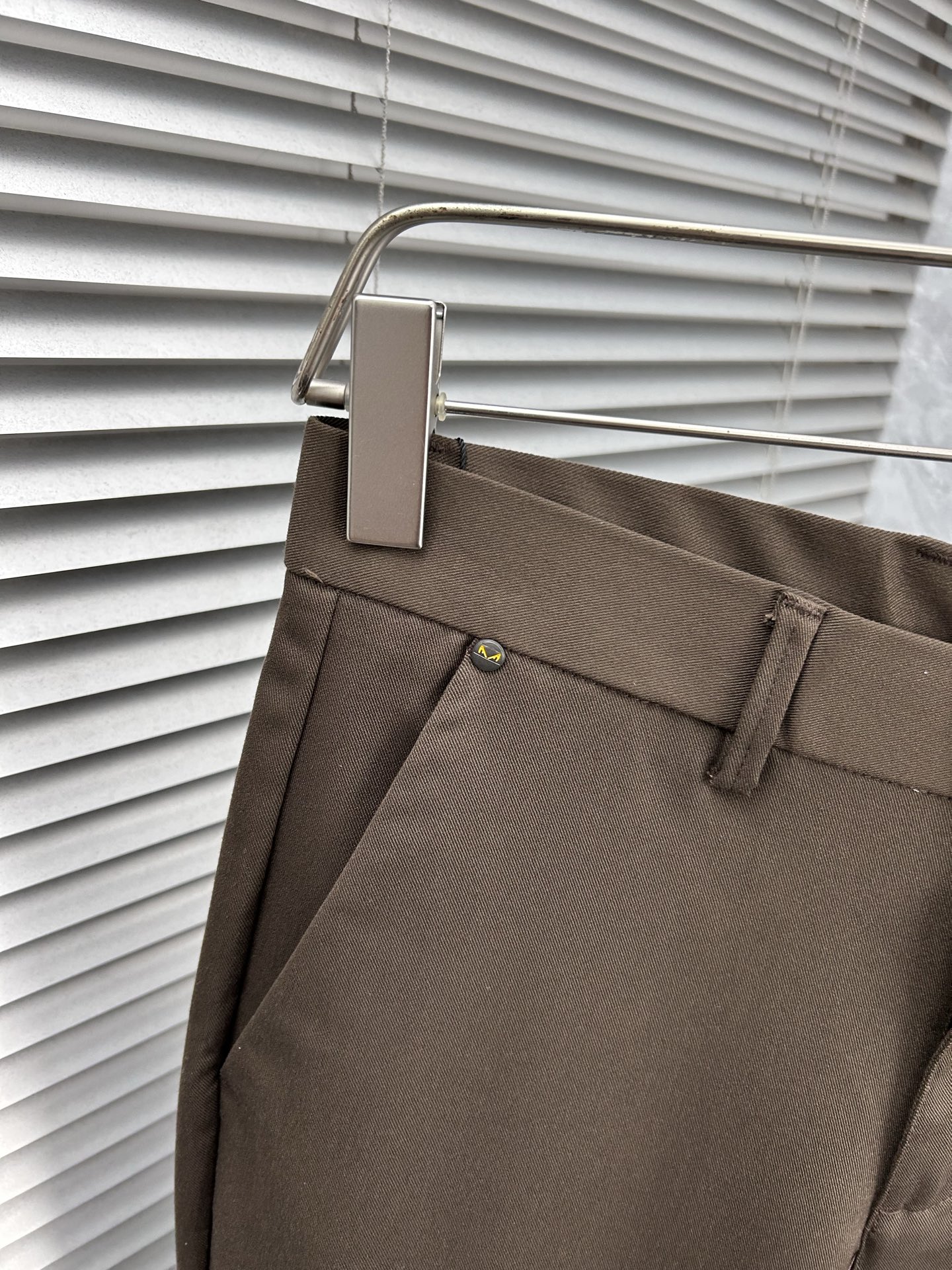 FD 休闲裤 西裤2025SS秋冬新款 高级定制裤子专用面料 定制原版五金 重工工艺打造 车工走线精细 