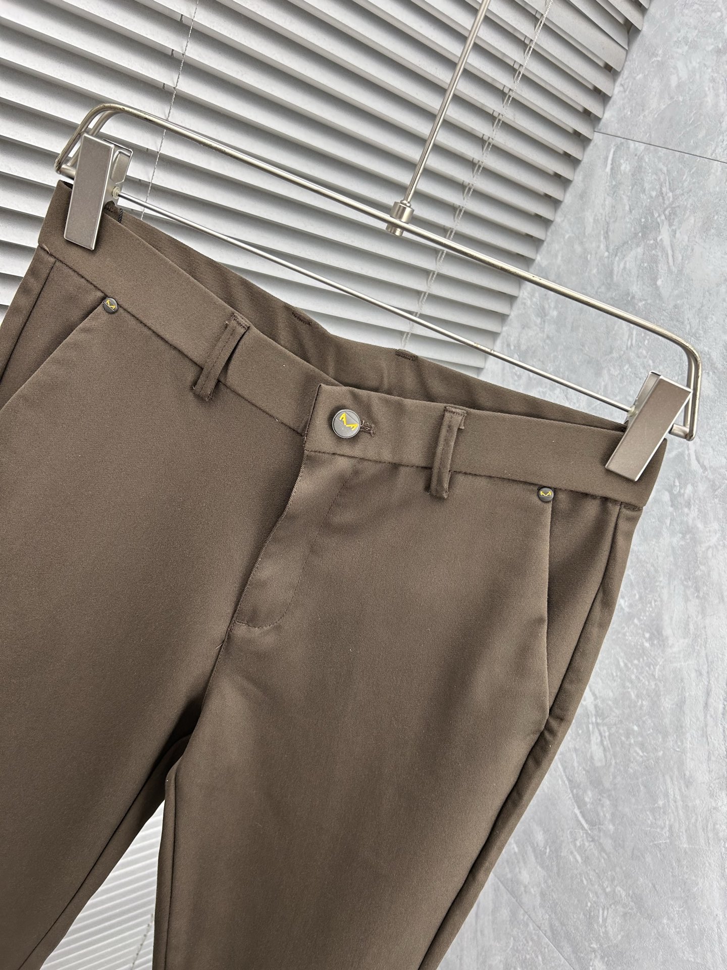 FD 休闲裤 西裤2025SS秋冬新款 高级定制裤子专用面料 定制原版五金 重工工艺打造 车工走线精细 