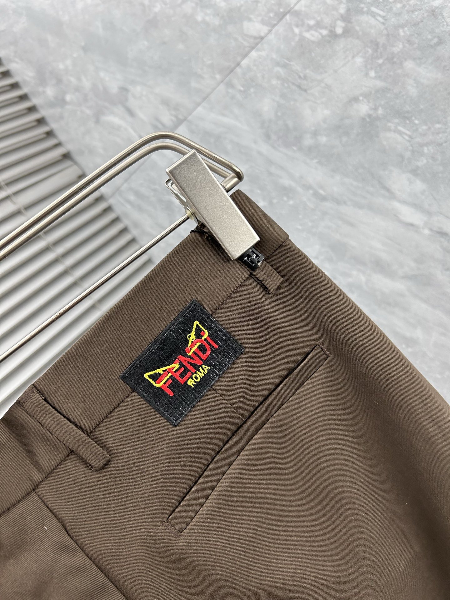 FD 休闲裤 西裤2025SS秋冬新款 高级定制裤子专用面料 定制原版五金 重工工艺打造 车工走线精细 