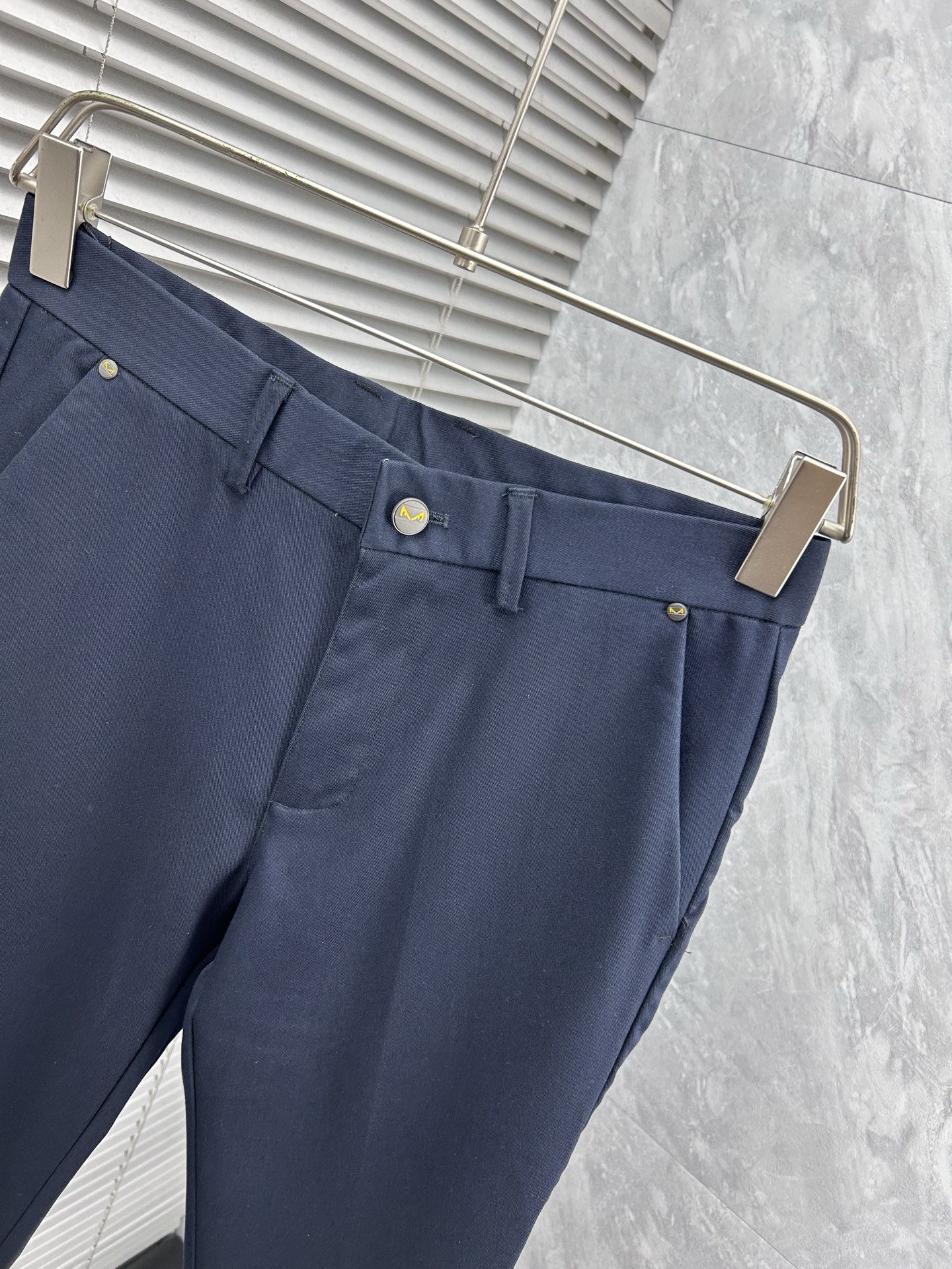 FD 休闲裤 西裤2025SS秋冬新款 高级定制裤子专用面料 定制原版五金 重工工艺打造 车工走线精细 