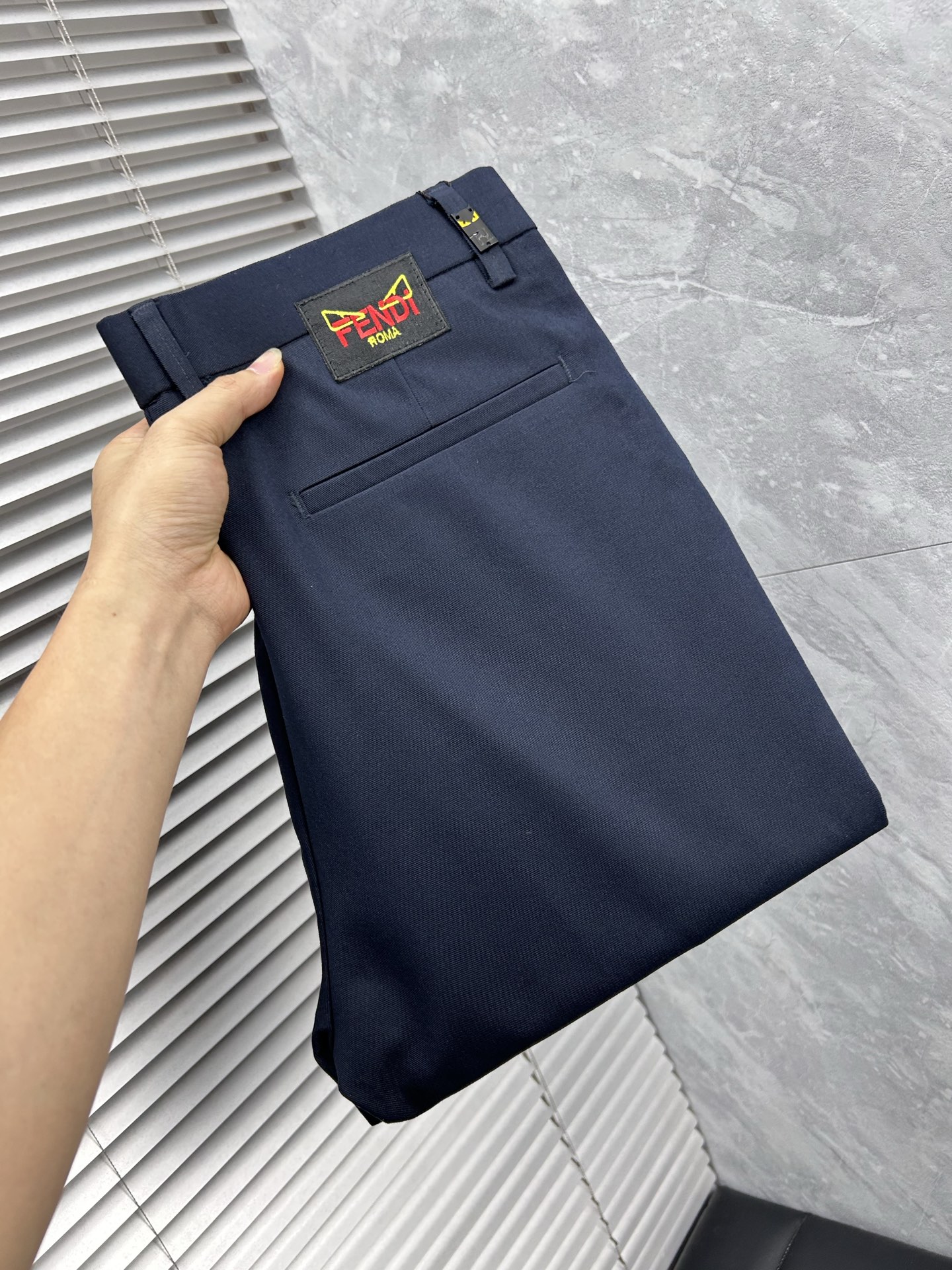 FD 休闲裤 西裤2025SS秋冬新款 高级定制裤子专用面料 定制原版五金 重工工艺打造 车工走线精细 