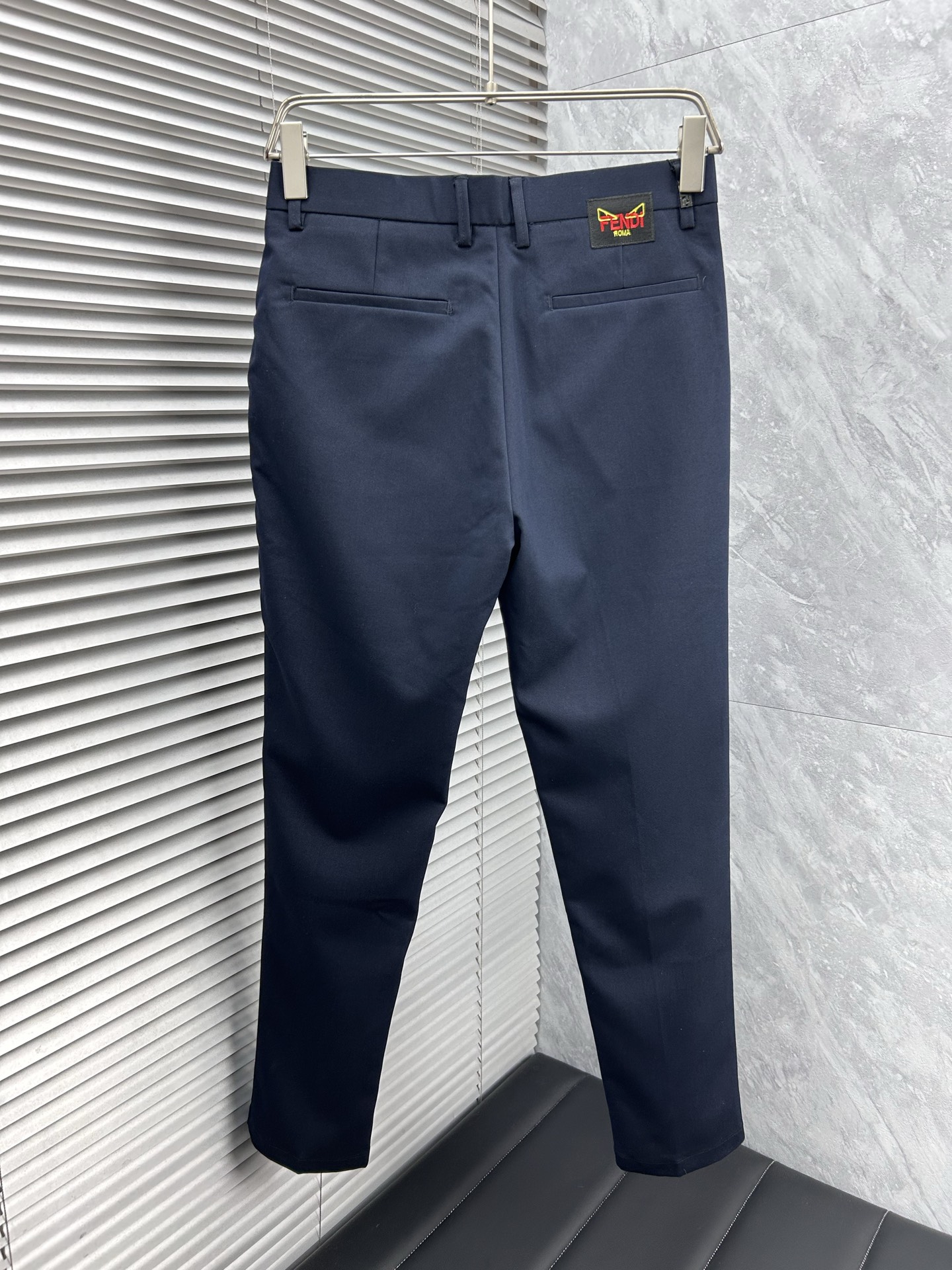 FD 休闲裤 西裤2025SS秋冬新款 高级定制裤子专用面料 定制原版五金 重工工艺打造 车工走线精细 