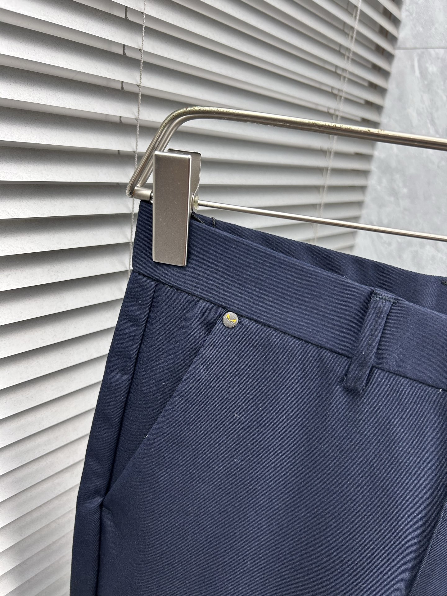 FD 休闲裤 西裤2025SS秋冬新款 高级定制裤子专用面料 定制原版五金 重工工艺打造 车工走线精细 