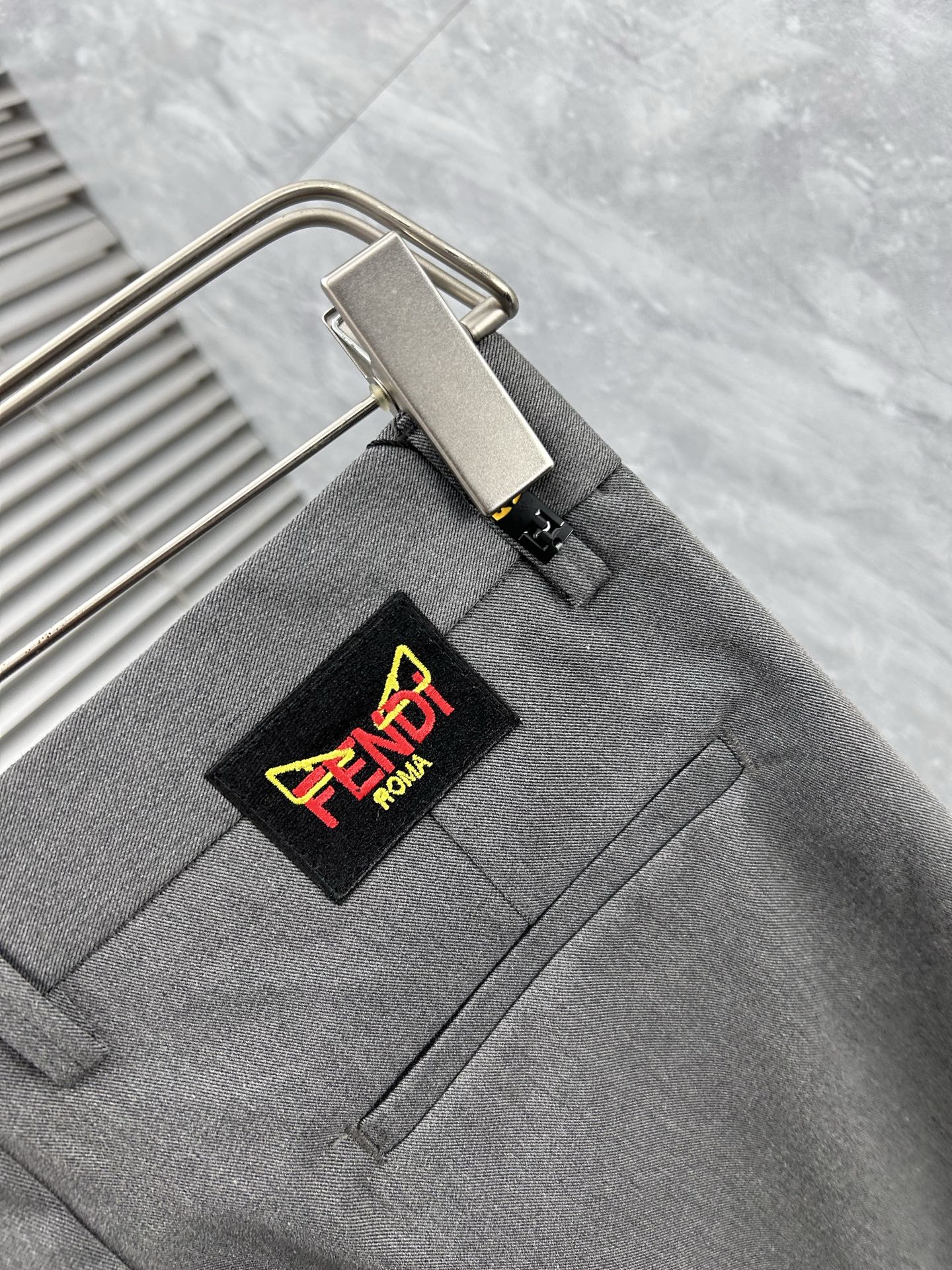 FD 休闲裤 西裤2025SS秋冬新款 高级定制裤子专用面料 定制原版五金 重工工艺打造 车工走线精细 