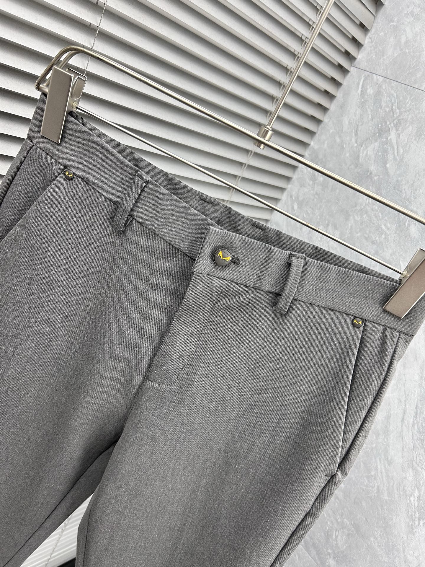 FD 休闲裤 西裤2025SS秋冬新款 高级定制裤子专用面料 定制原版五金 重工工艺打造 车工走线精细 