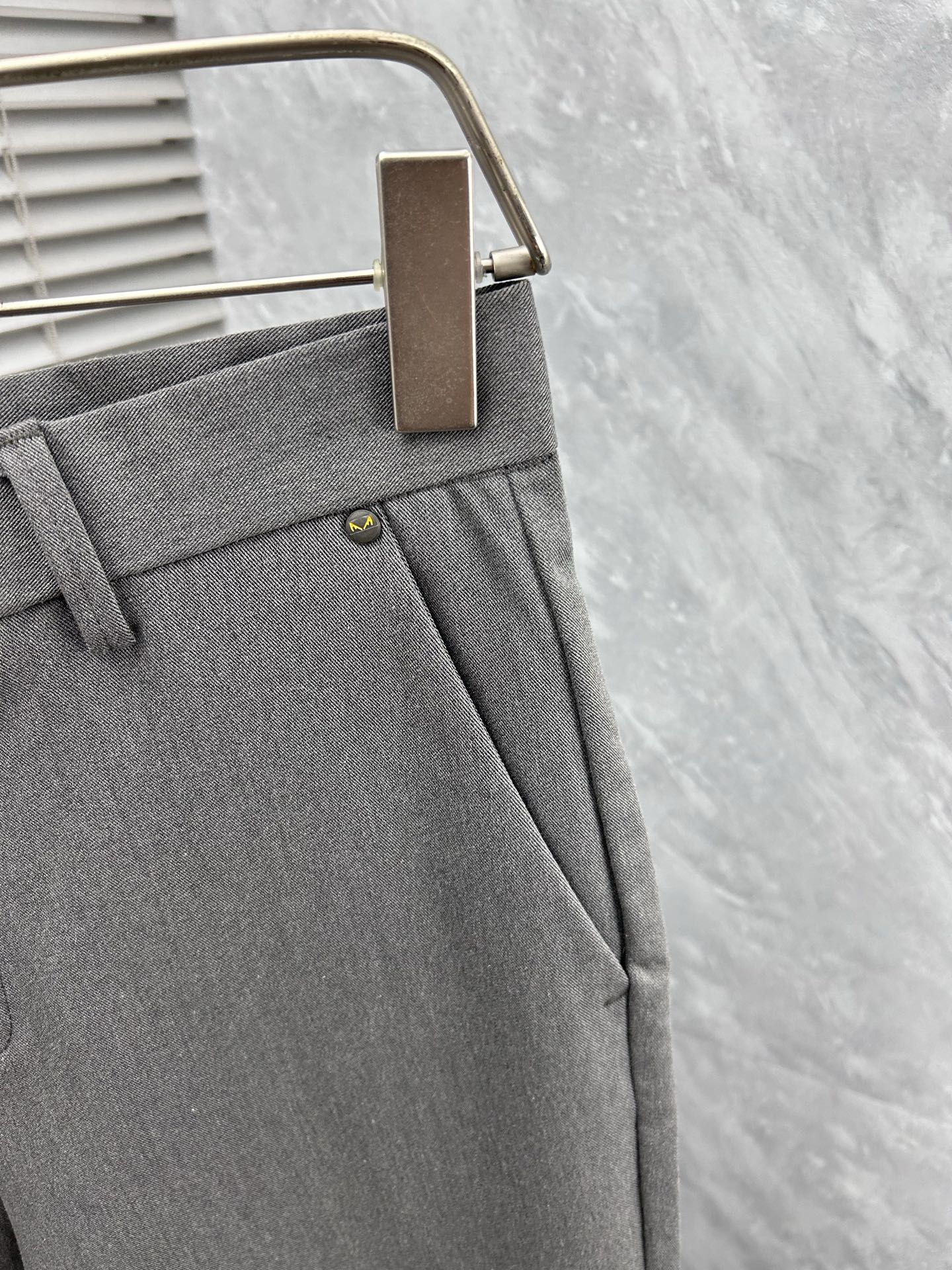 FD 休闲裤 西裤2025SS秋冬新款 高级定制裤子专用面料 定制原版五金 重工工艺打造 车工走线精细 