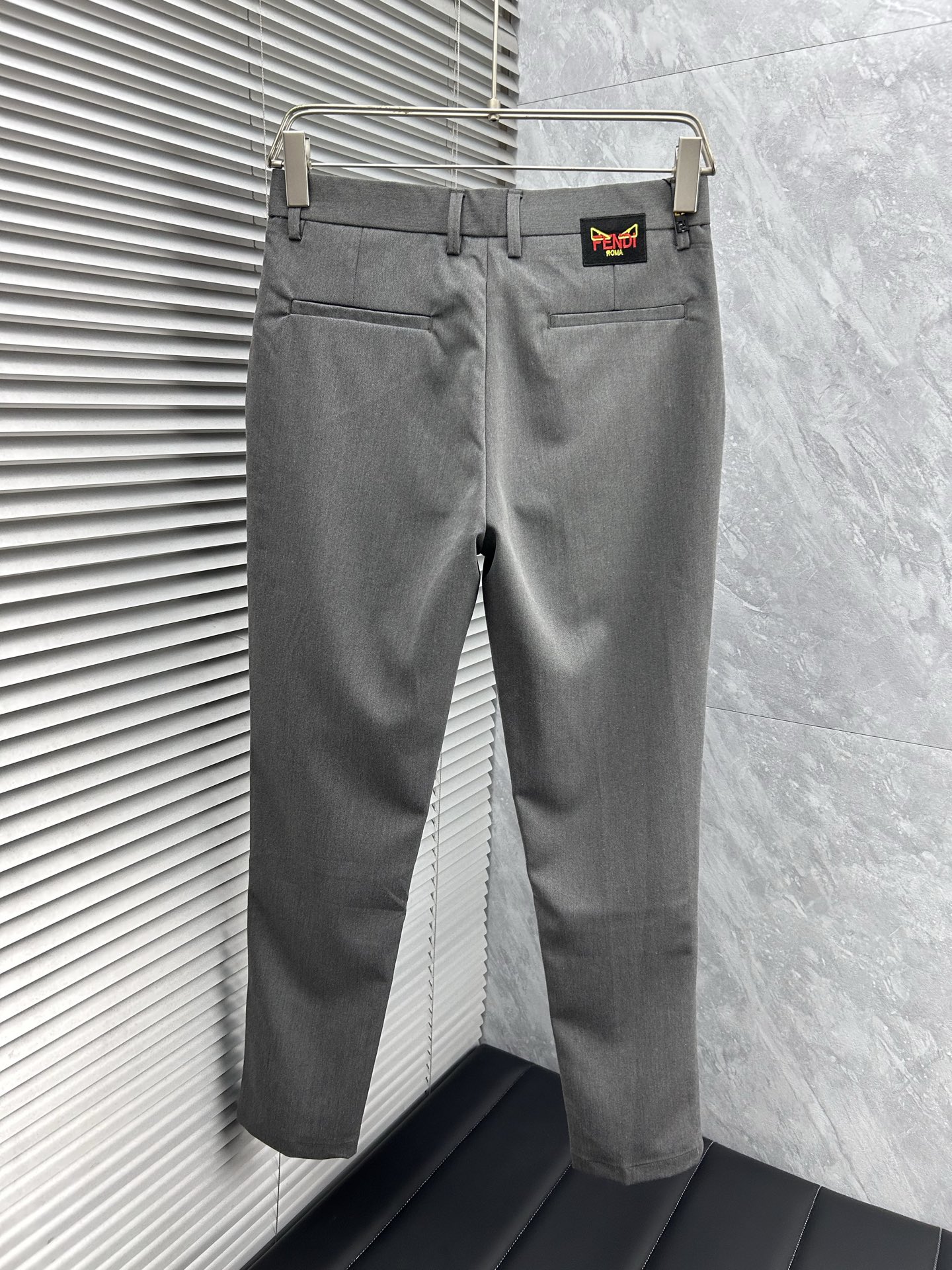 FD 休闲裤 西裤2025SS秋冬新款 高级定制裤子专用面料 定制原版五金 重工工艺打造 车工走线精细 