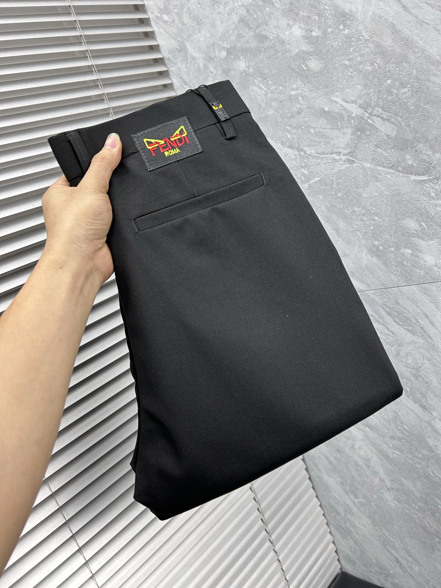 FD 休闲裤 西裤2025SS秋冬新款 高级定制裤子专用面料 定制原版五金 重工工艺打造 车工走线精细 