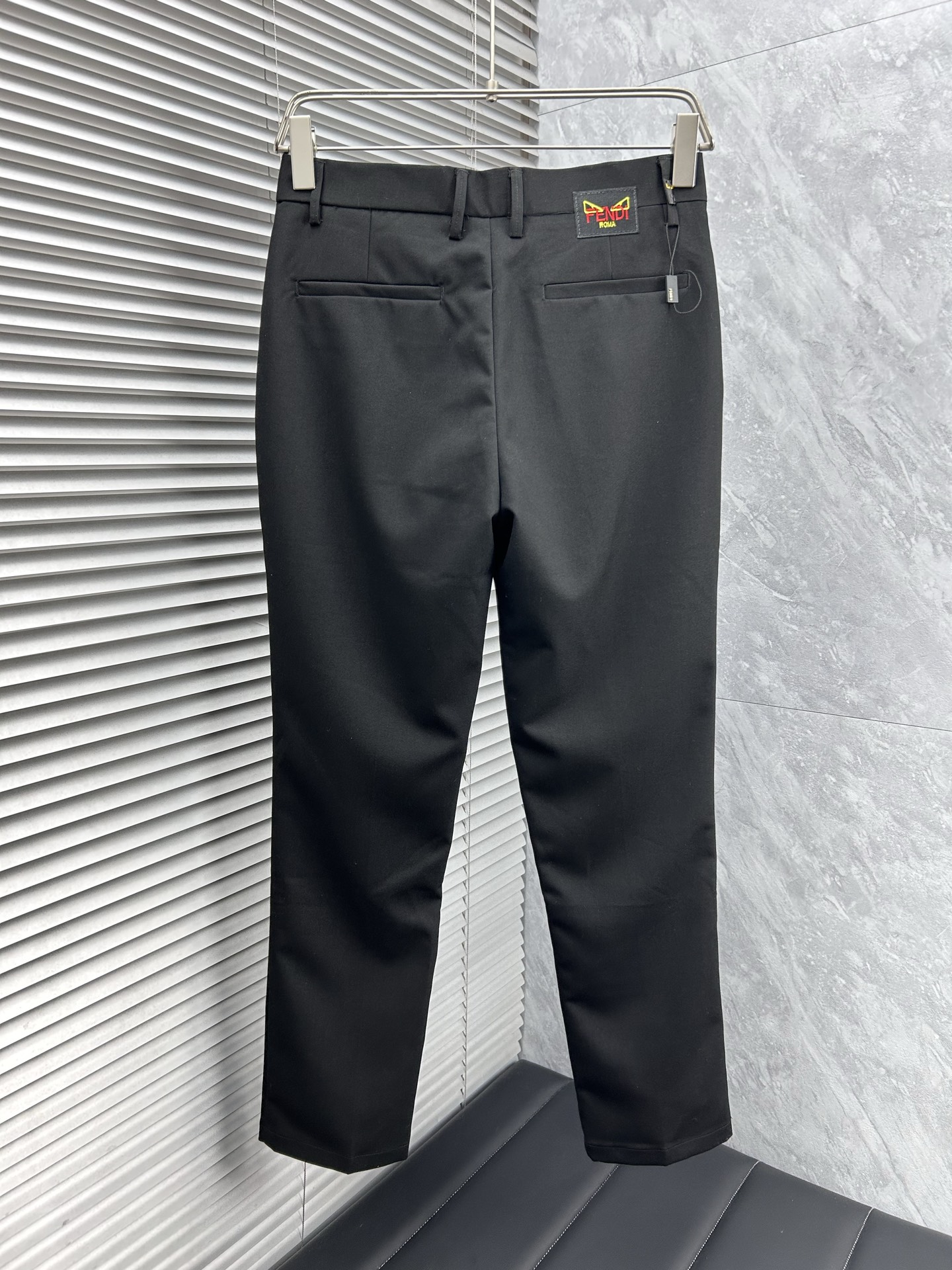 FD 休闲裤 西裤2025SS秋冬新款 高级定制裤子专用面料 定制原版五金 重工工艺打造 车工走线精细 