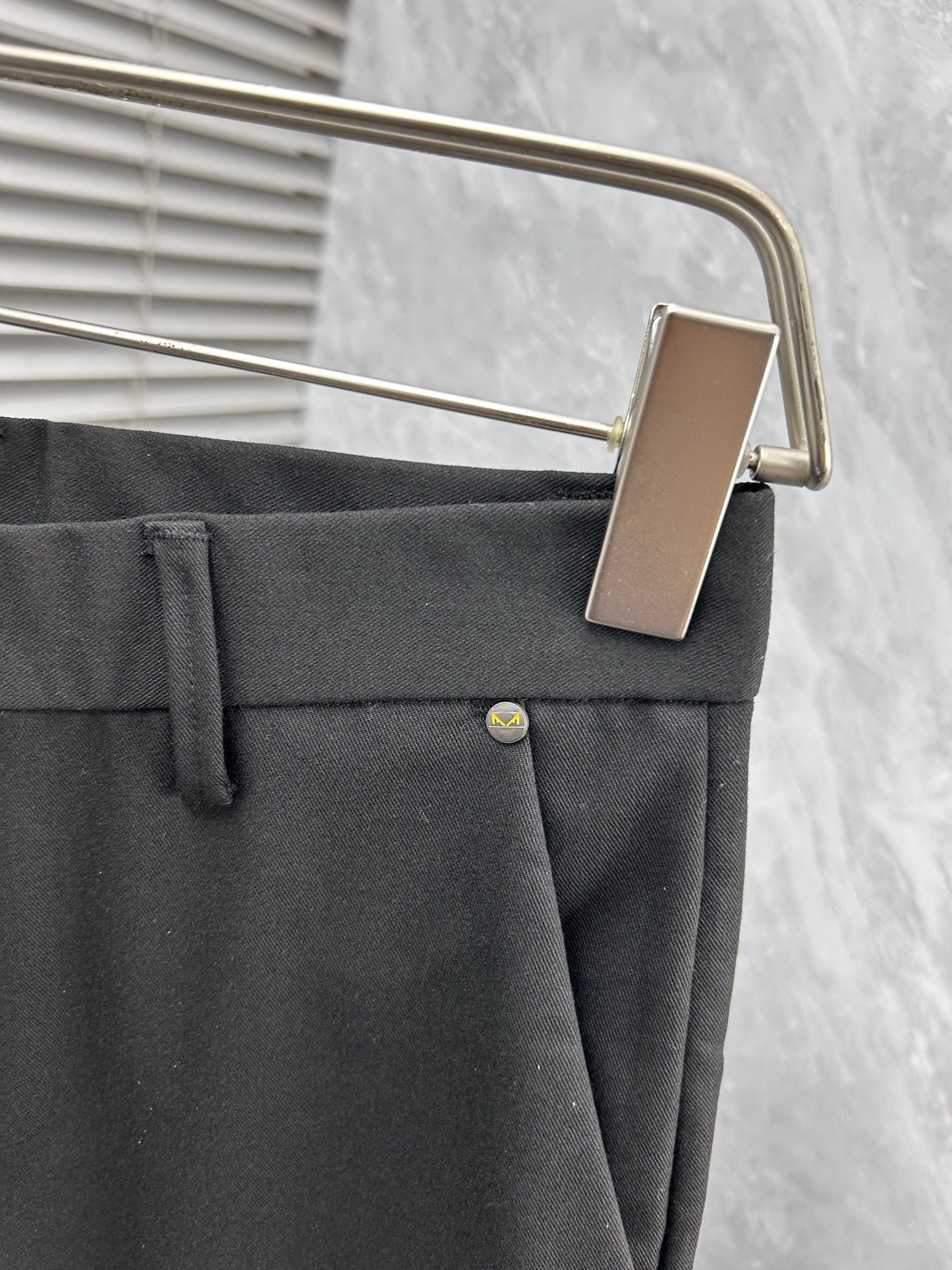 FD 休闲裤 西裤2025SS秋冬新款 高级定制裤子专用面料 定制原版五金 重工工艺打造 车工走线精细 