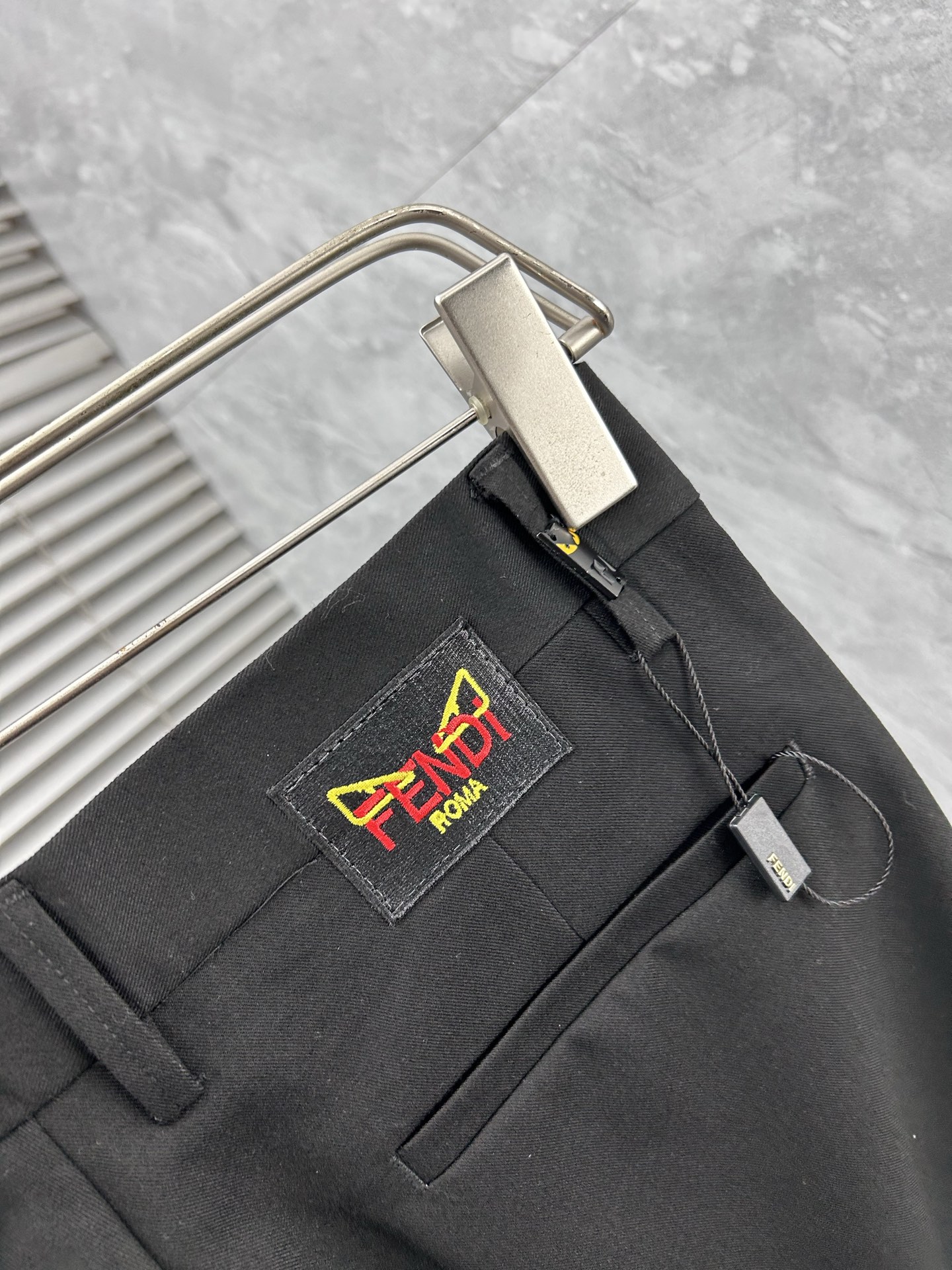 FD 休闲裤 西裤2025SS秋冬新款 高级定制裤子专用面料 定制原版五金 重工工艺打造 车工走线精细 