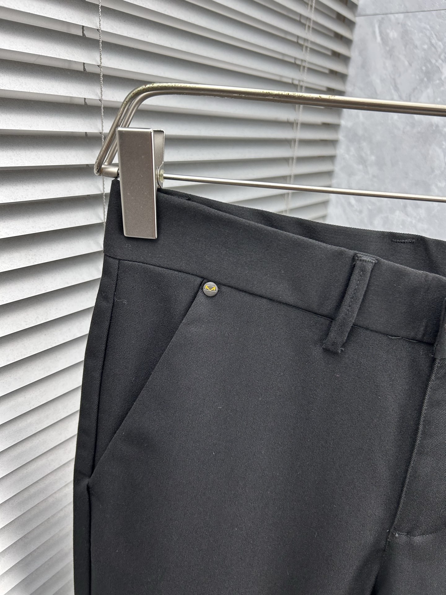 FD 休闲裤 西裤2025SS秋冬新款 高级定制裤子专用面料 定制原版五金 重工工艺打造 车工走线精细 