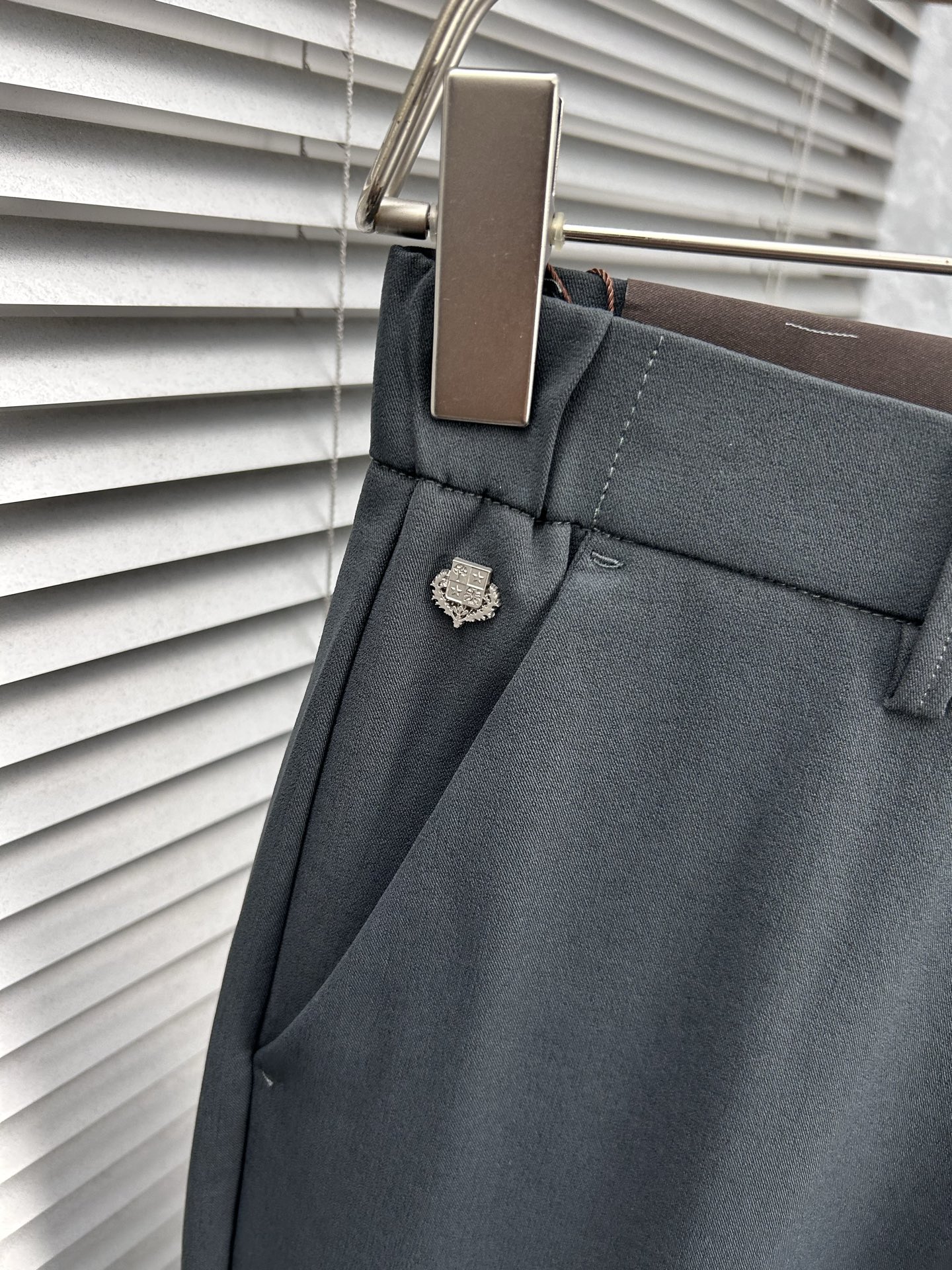 BC 休闲裤 西裤2025SS秋冬新款 高级定制裤子专用面料 定制原版五金 重工工艺打造 车工走线精细 