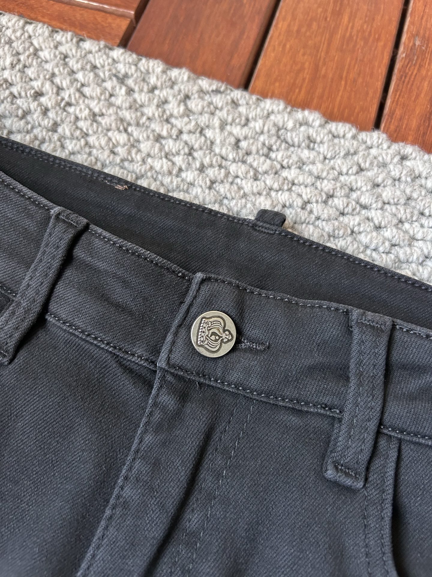 🔥蒙口🔥秋冬修身版直筒牛仔裤！重工酵磨水洗工艺，修身直筒版型带弹力上身非常舒适，穿出去非常有档次,裤型款