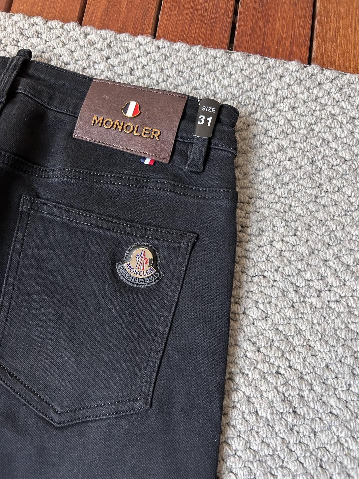 🔥蒙口🔥秋冬修身版直筒牛仔裤！重工酵磨水洗工艺，修身直筒版型带弹力上身非常舒适，穿出去非常有档次,裤型款