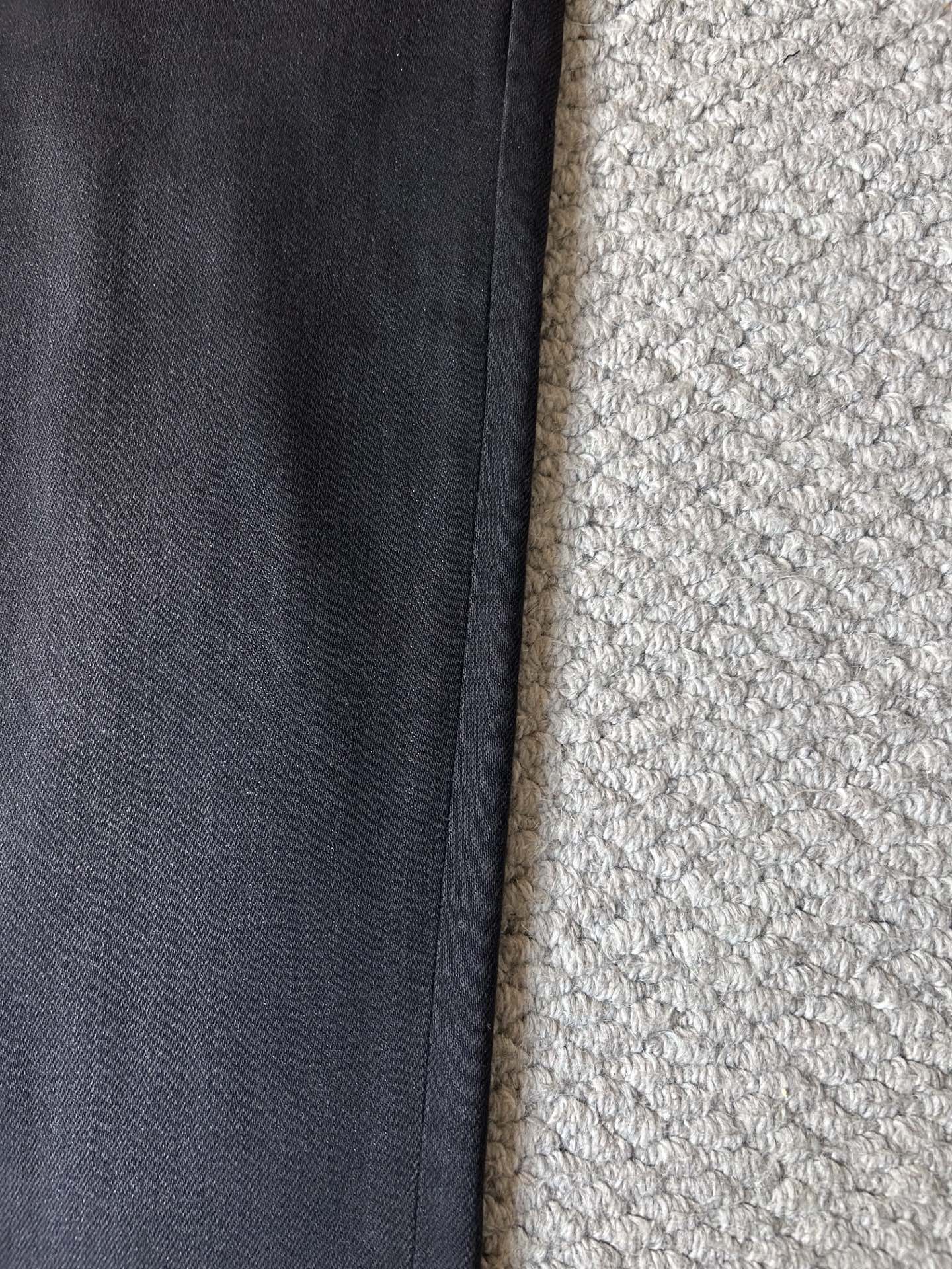 🔥LV🔥秋冬修身版直筒牛仔裤！重工酵磨水洗工艺，修身直筒版型带弹力上身非常舒适，穿出去非常有档次,裤型款