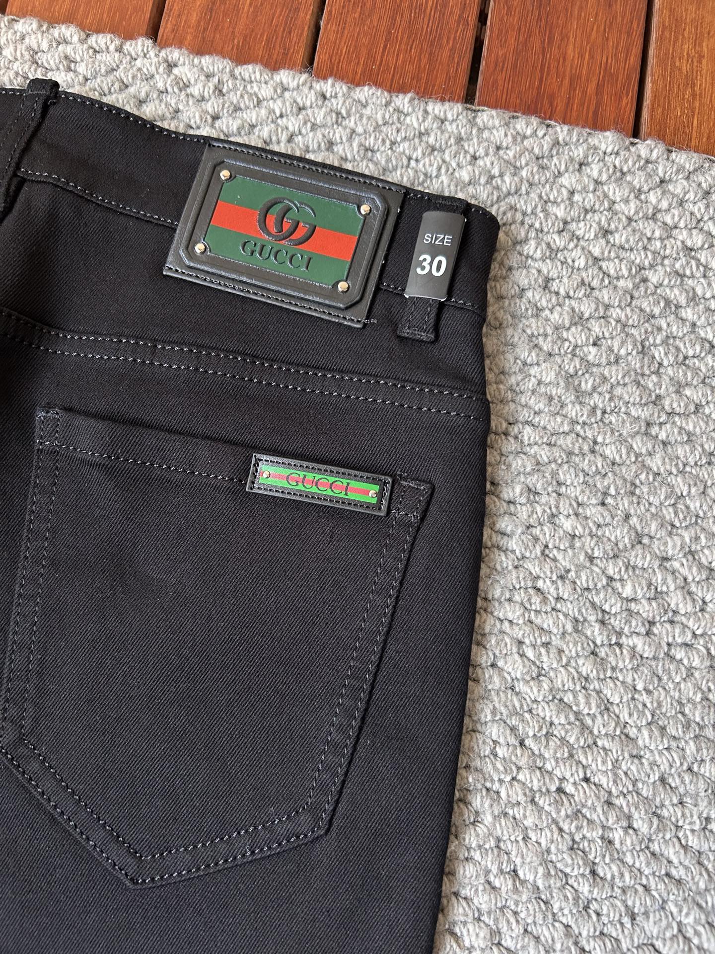 🔥古奇🔥秋冬修身版直筒牛仔裤！重工酵磨水洗工艺，修身直筒版型带弹力上身非常舒适，穿出去非常有档次,裤型款