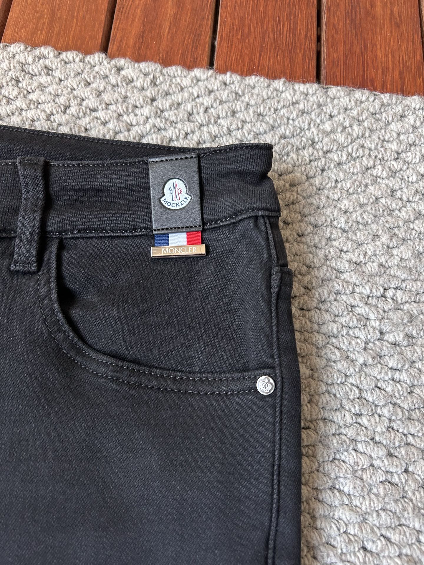 🔥蒙口🔥秋冬修身版直筒牛仔裤！重工酵磨水洗工艺，修身直筒版型带弹力上身非常舒适，穿出去非常有档次,裤型款