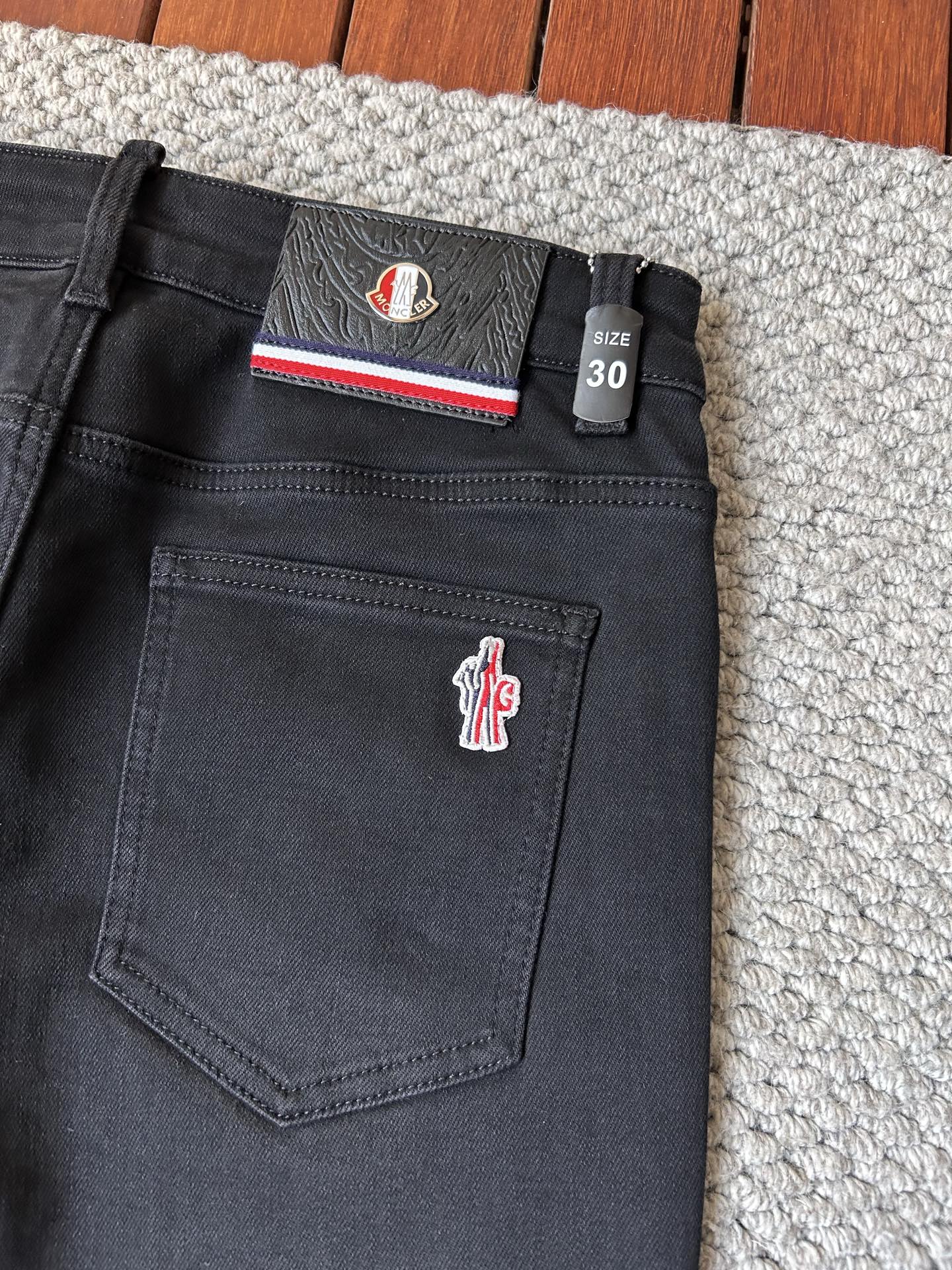 🔥蒙口🔥秋冬修身版直筒牛仔裤！重工酵磨水洗工艺，修身直筒版型带弹力上身非常舒适，穿出去非常有档次,裤型款