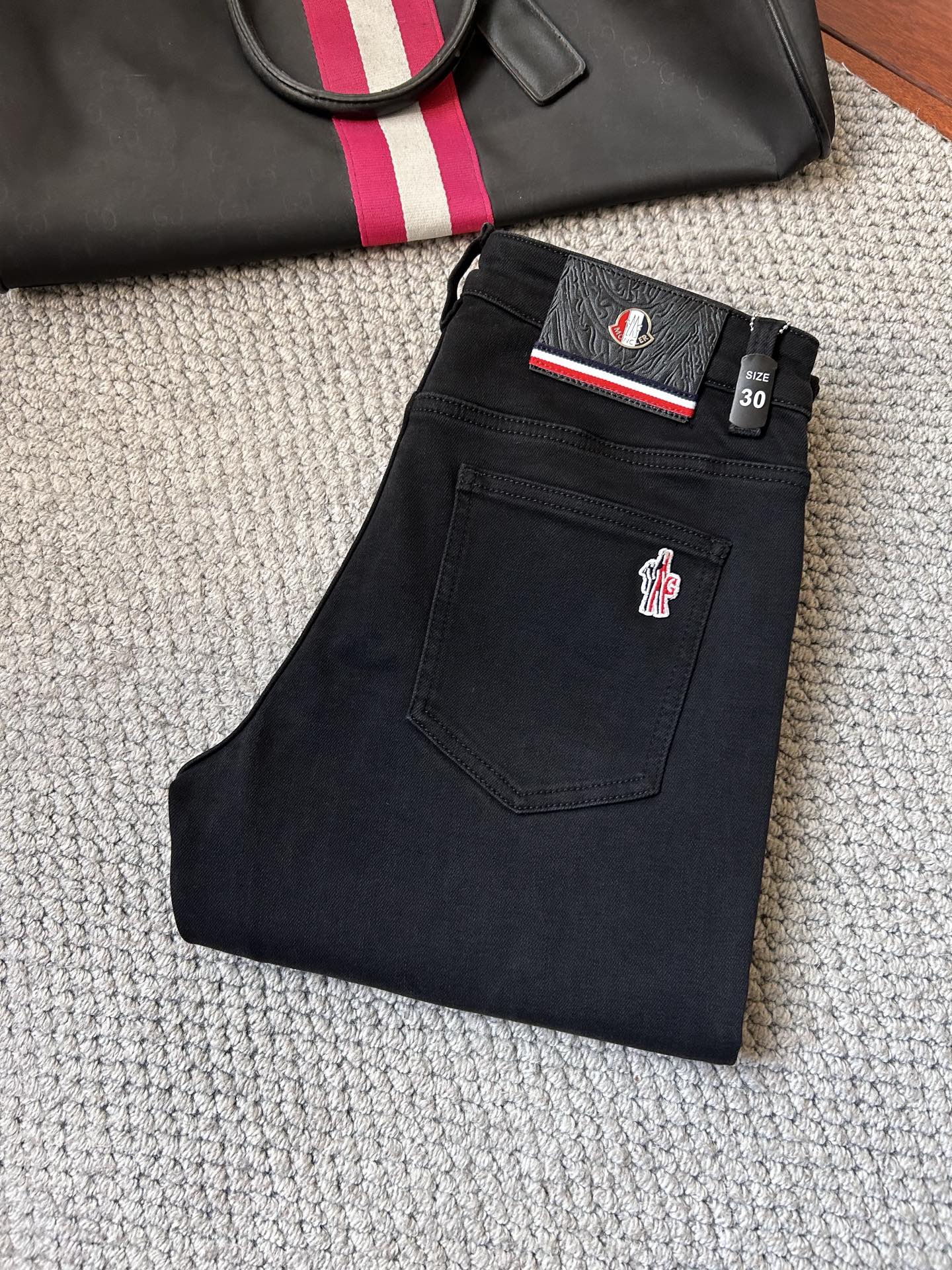 🔥蒙口🔥秋冬修身版直筒牛仔裤！重工酵磨水洗工艺，修身直筒版型带弹力上身非常舒适，穿出去非常有档次,裤型款