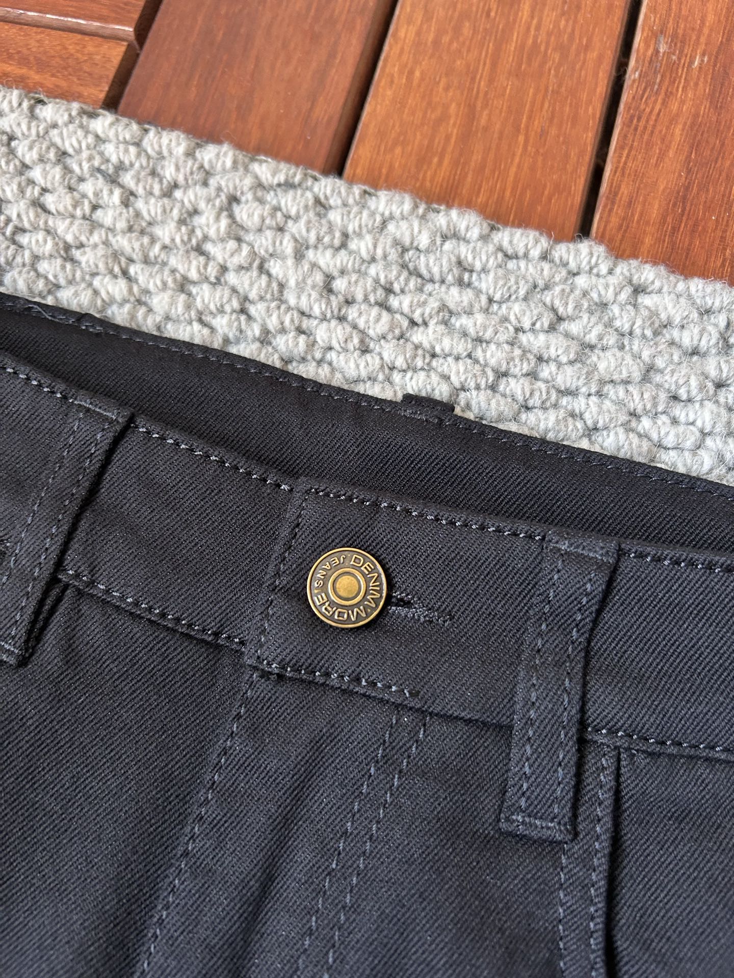 🔥miv🔥秋冬修身版直筒牛仔裤！重工酵磨水洗工艺，修身直筒版型带弹力上身非常舒适，穿出去非常有档次,裤型