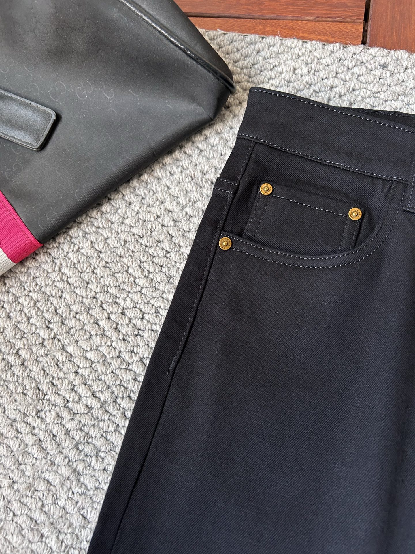 🔥miv🔥秋冬修身版直筒牛仔裤！重工酵磨水洗工艺，修身直筒版型带弹力上身非常舒适，穿出去非常有档次,裤型