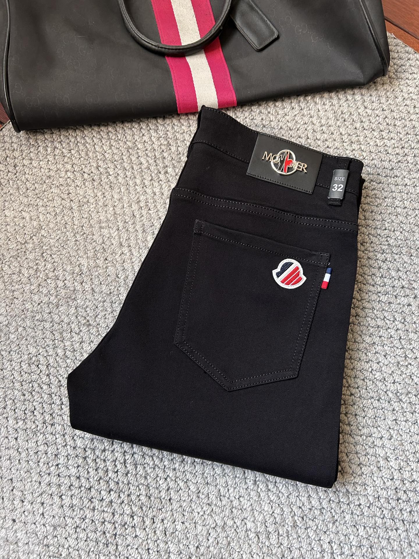 🔥蒙口🔥秋冬修身版直筒牛仔裤！重工酵磨水洗工艺，修身直筒版型带弹力上身非常舒适，穿出去非常有档次,裤型款