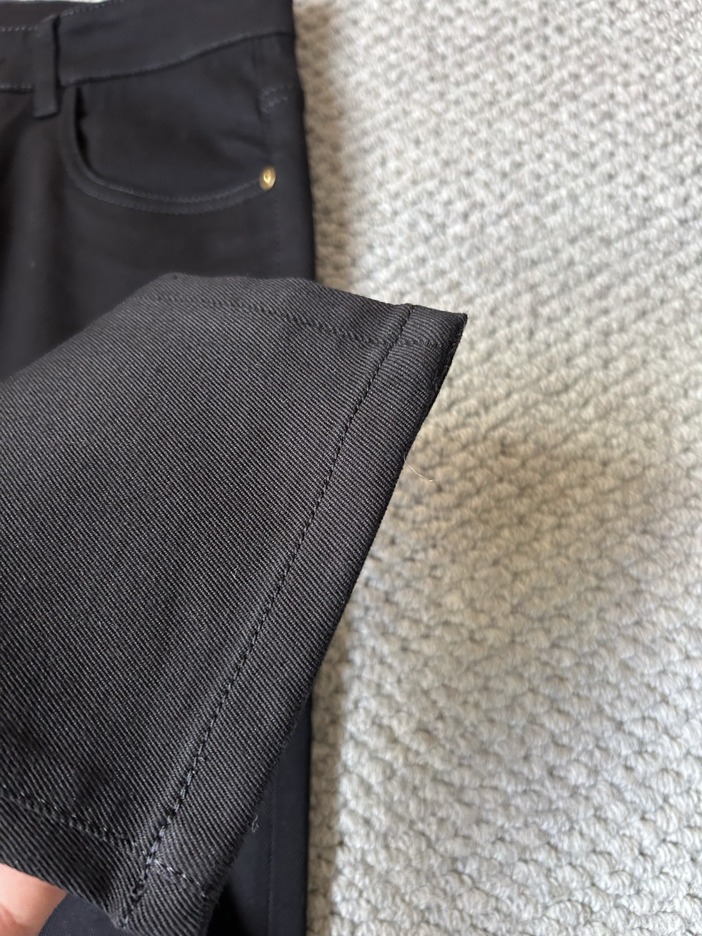 🔥LV🔥秋冬修身版直筒牛仔裤！重工酵磨水洗工艺，修身直筒版型带弹力上身非常舒适，穿出去非常有档次,裤型款