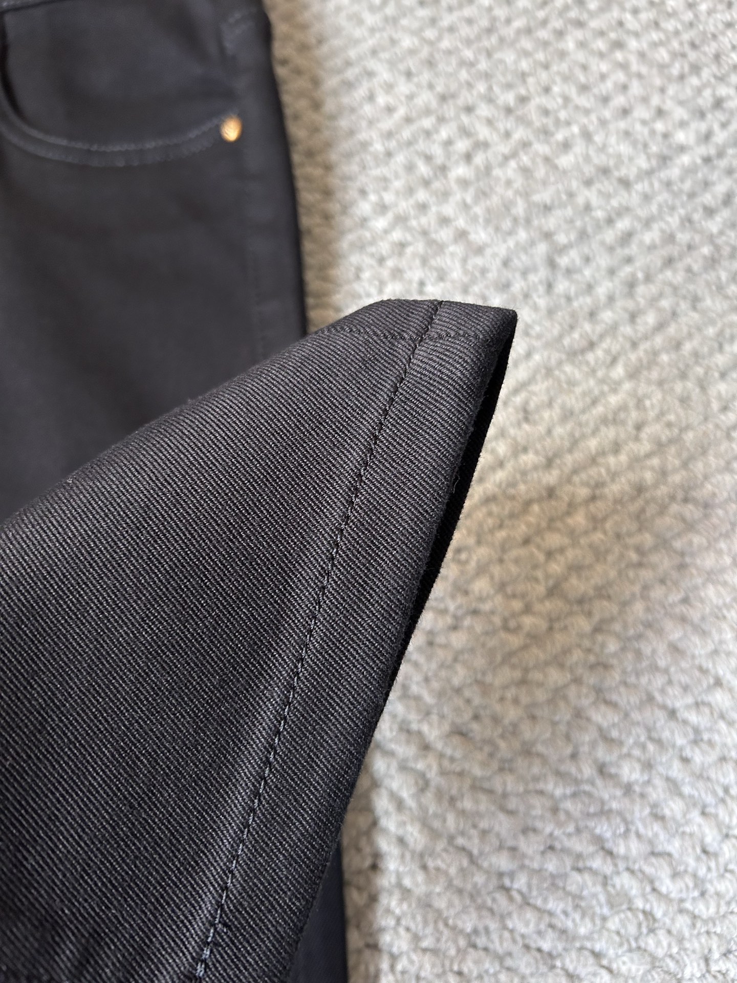 🔥LV 🔥秋冬修身版直筒牛仔裤！重工酵磨水洗工艺，修身直筒版型带弹力上身非常舒适，穿出去非常有档次,裤型